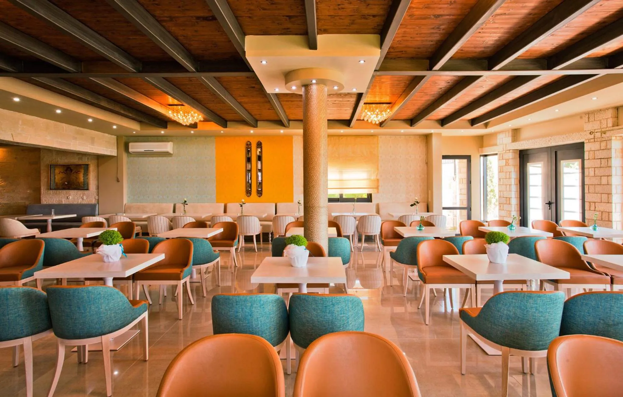 Restaurant/places to eat in Ornella Beach Resort & Villas