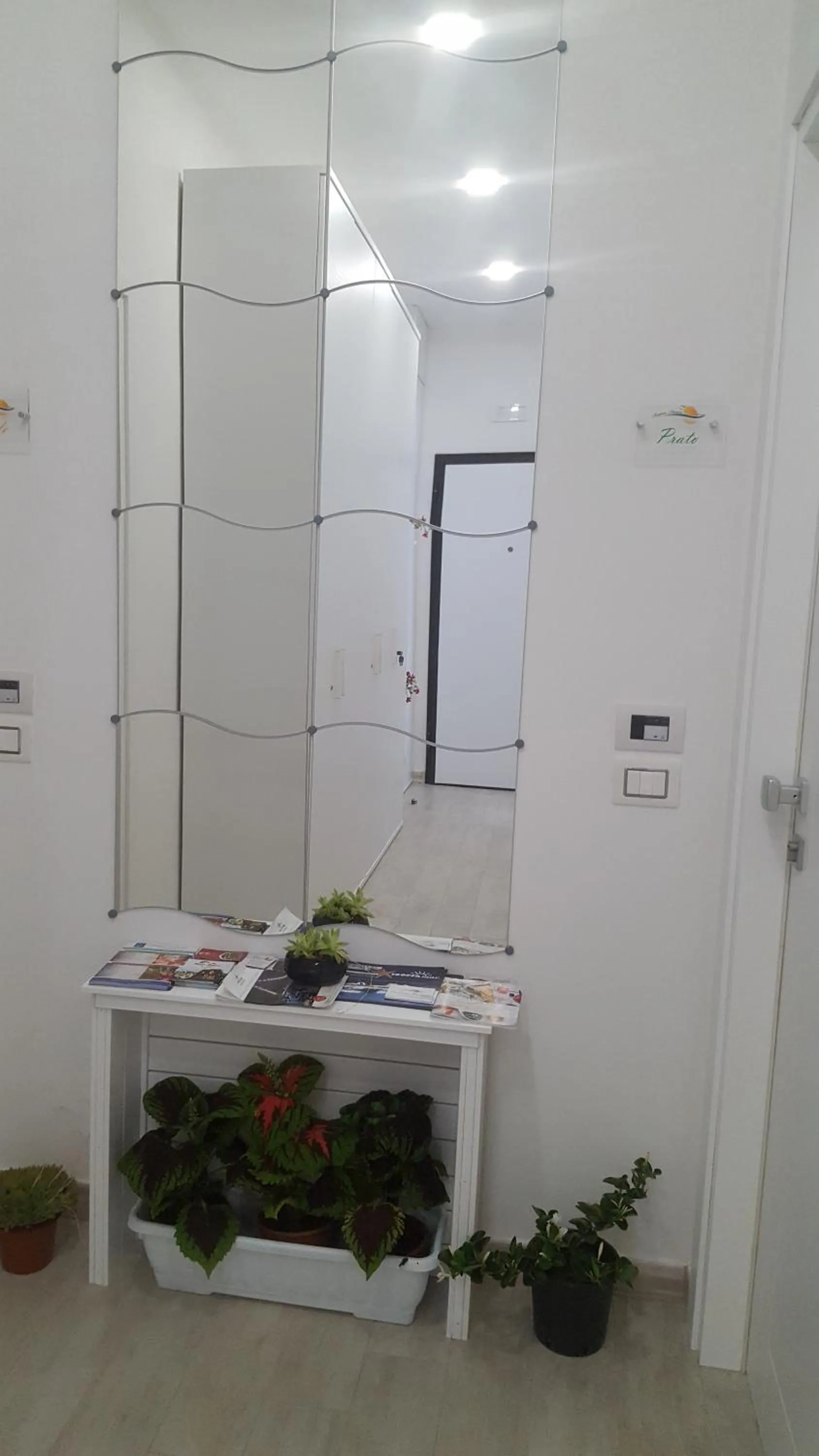 Lobby or reception in RESIDENZA BURMARIA Free Parking