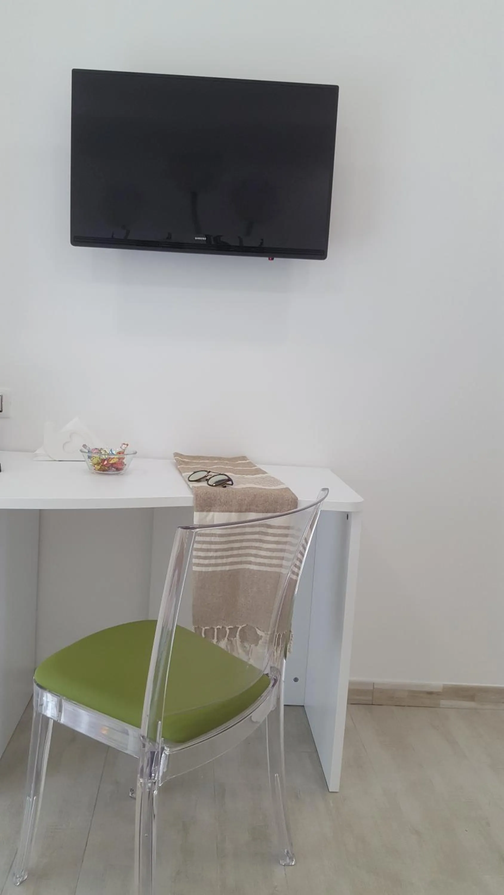 TV and multimedia in RESIDENZA BURMARIA Free Parking