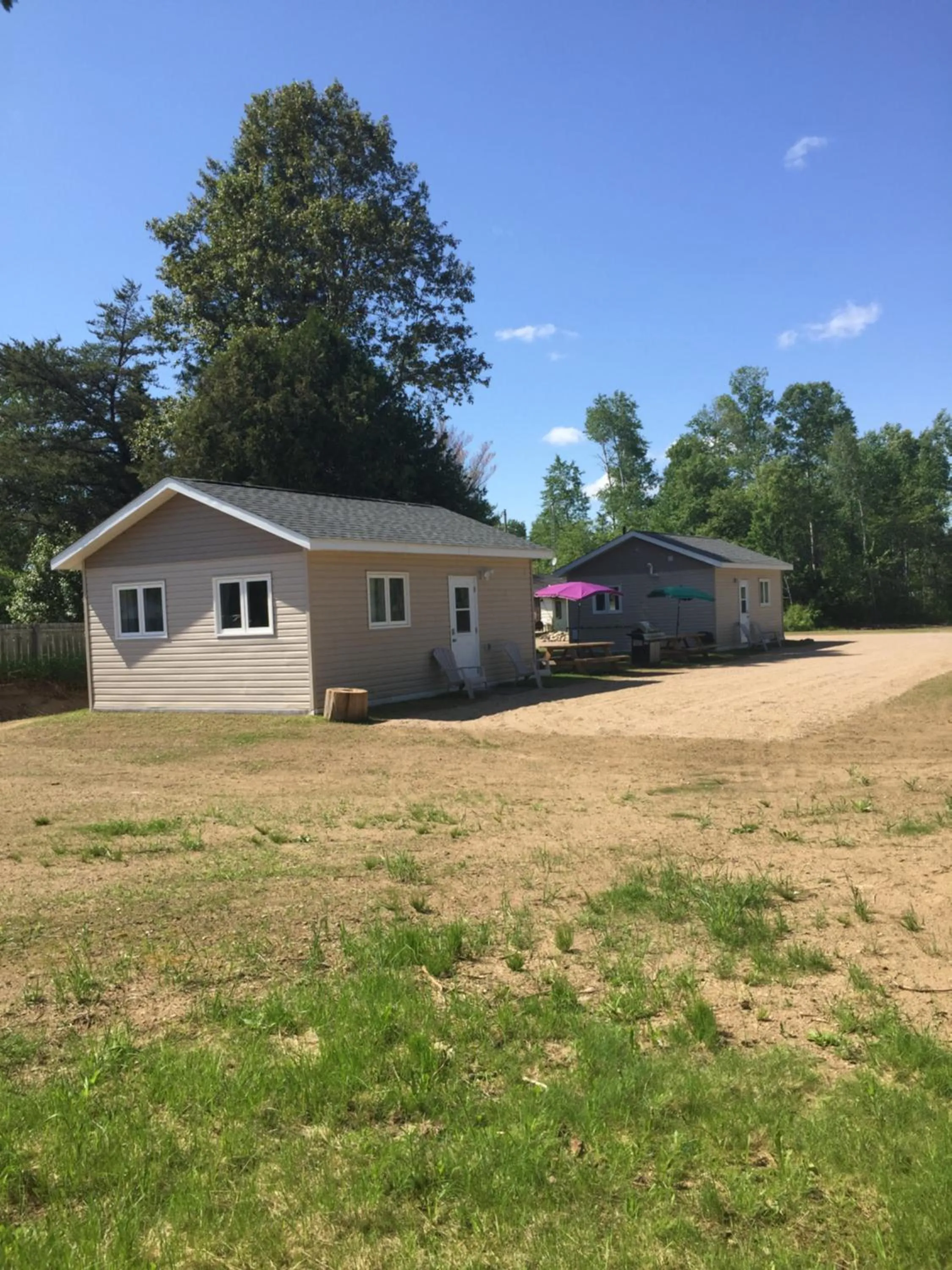 Four Seasons Algonquin Cabins