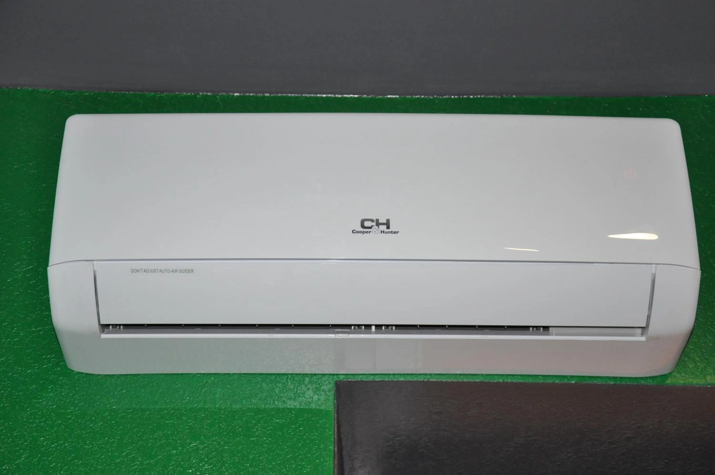 air conditioner in FULL HOUSE capsule hostel