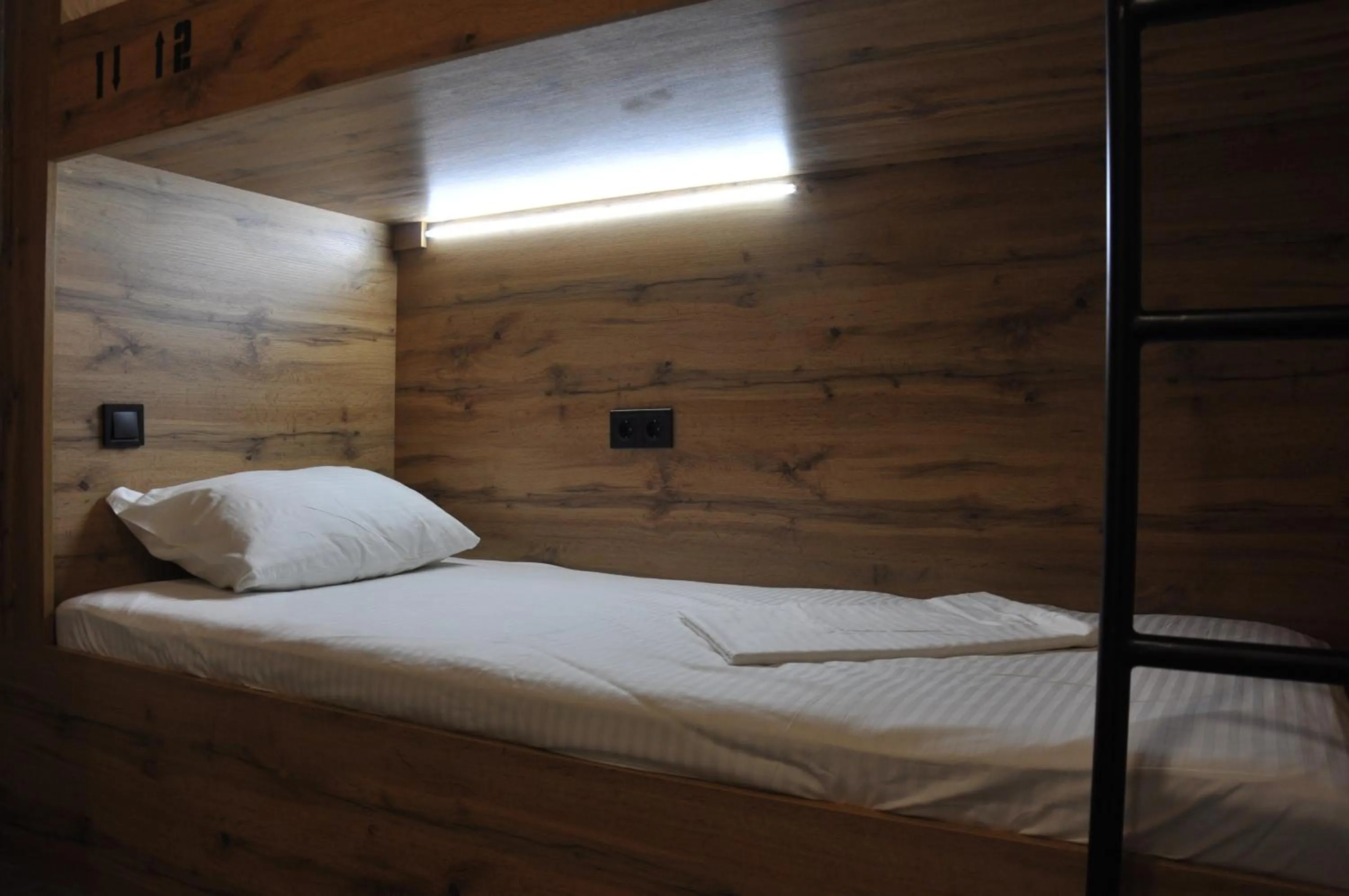 bunk bed, Bed in FULL HOUSE capsule hostel