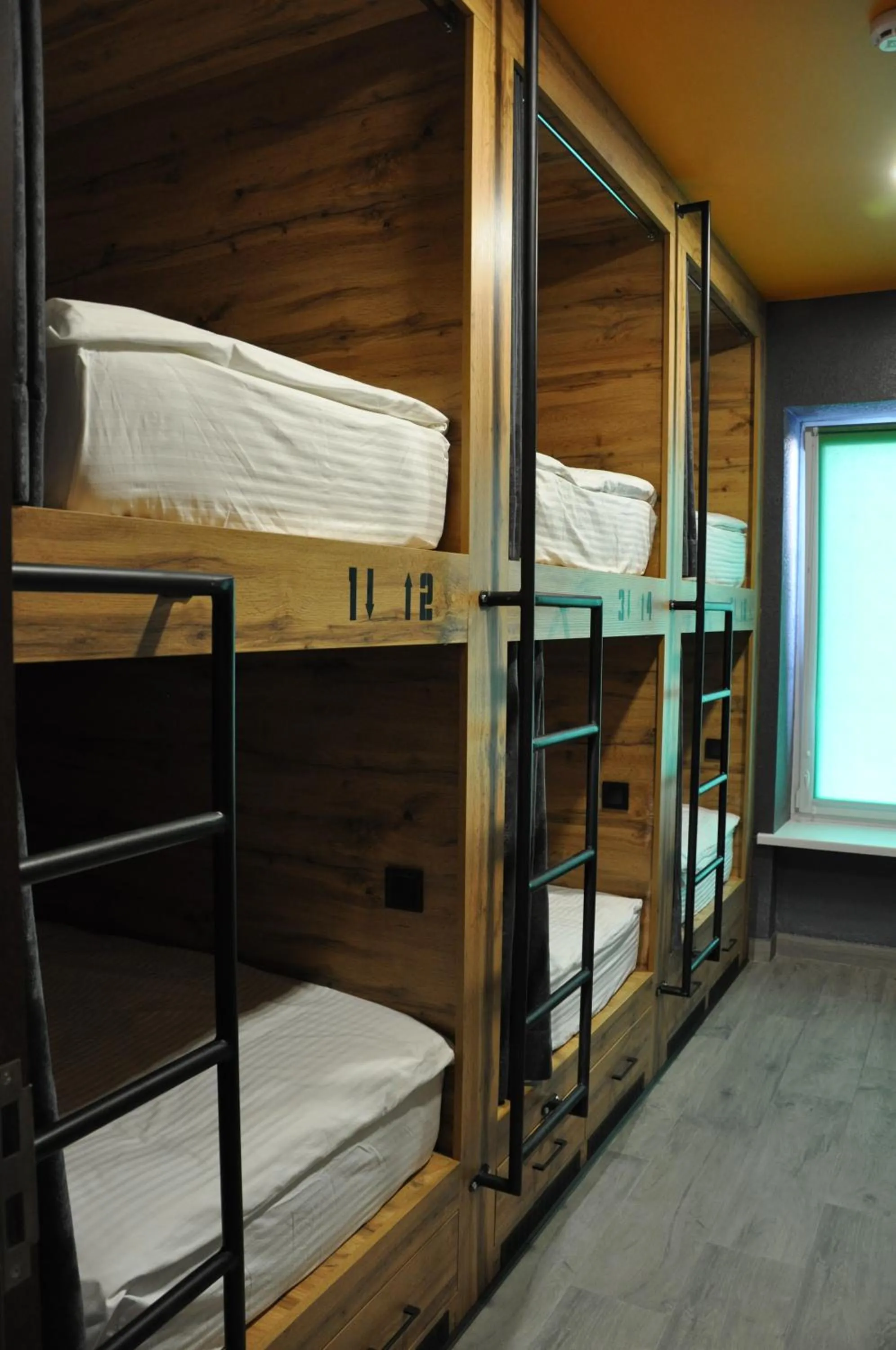 bunk bed, Bed in FULL HOUSE capsule hostel