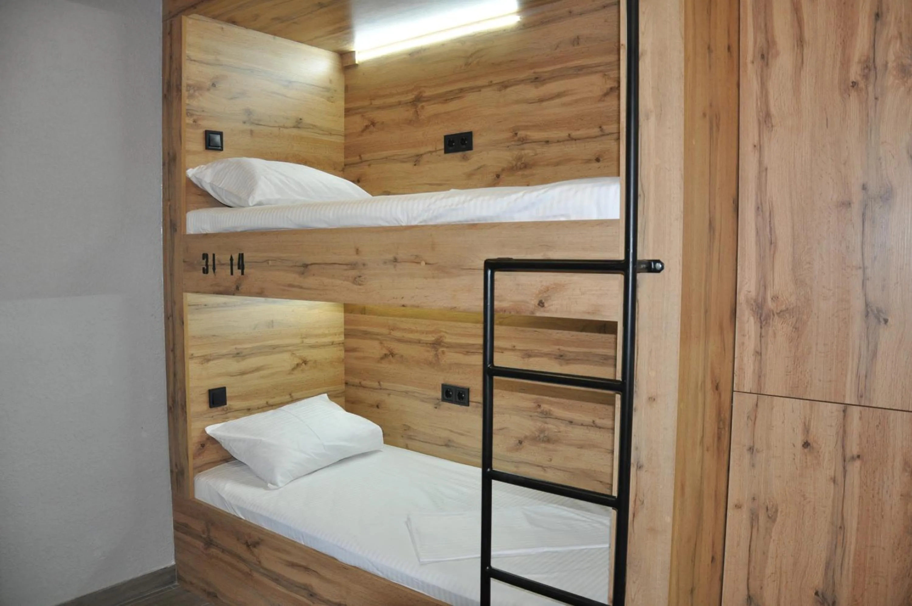 Bedroom, Bed in FULL HOUSE capsule hostel
