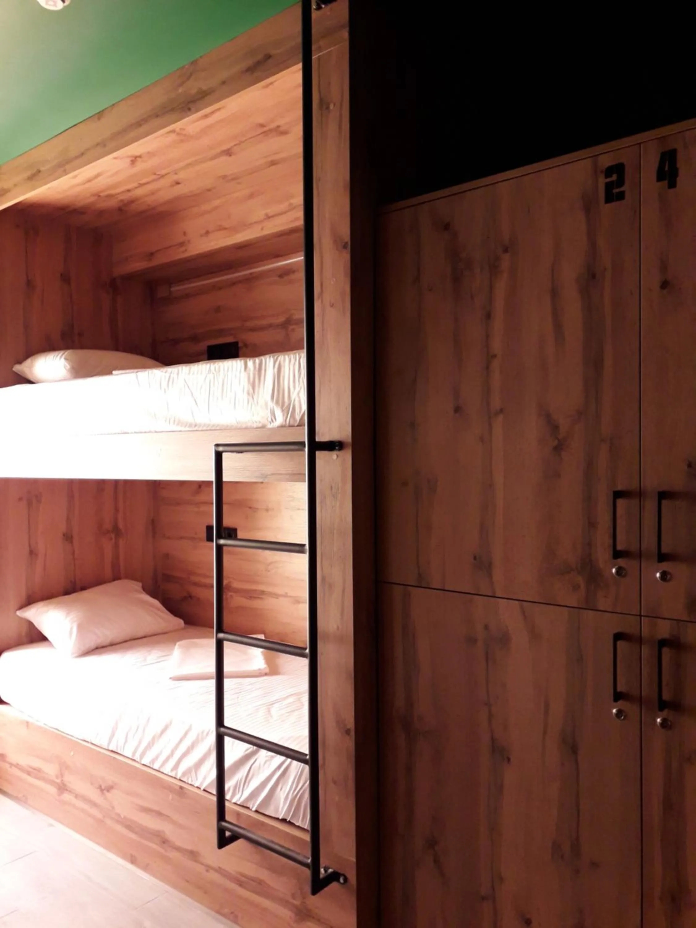 bunk bed, Bed in FULL HOUSE capsule hostel