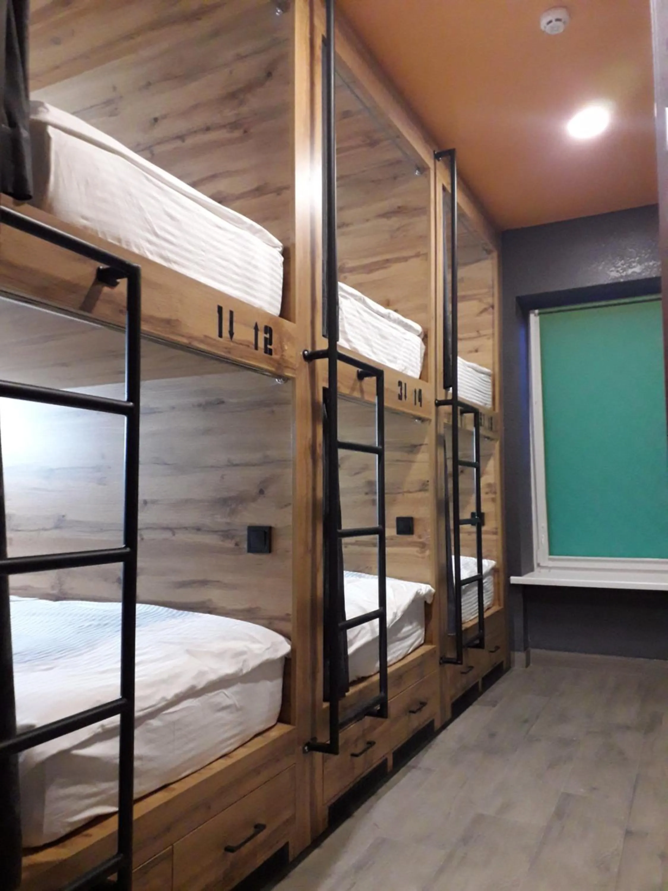 bunk bed, Bed in FULL HOUSE capsule hostel