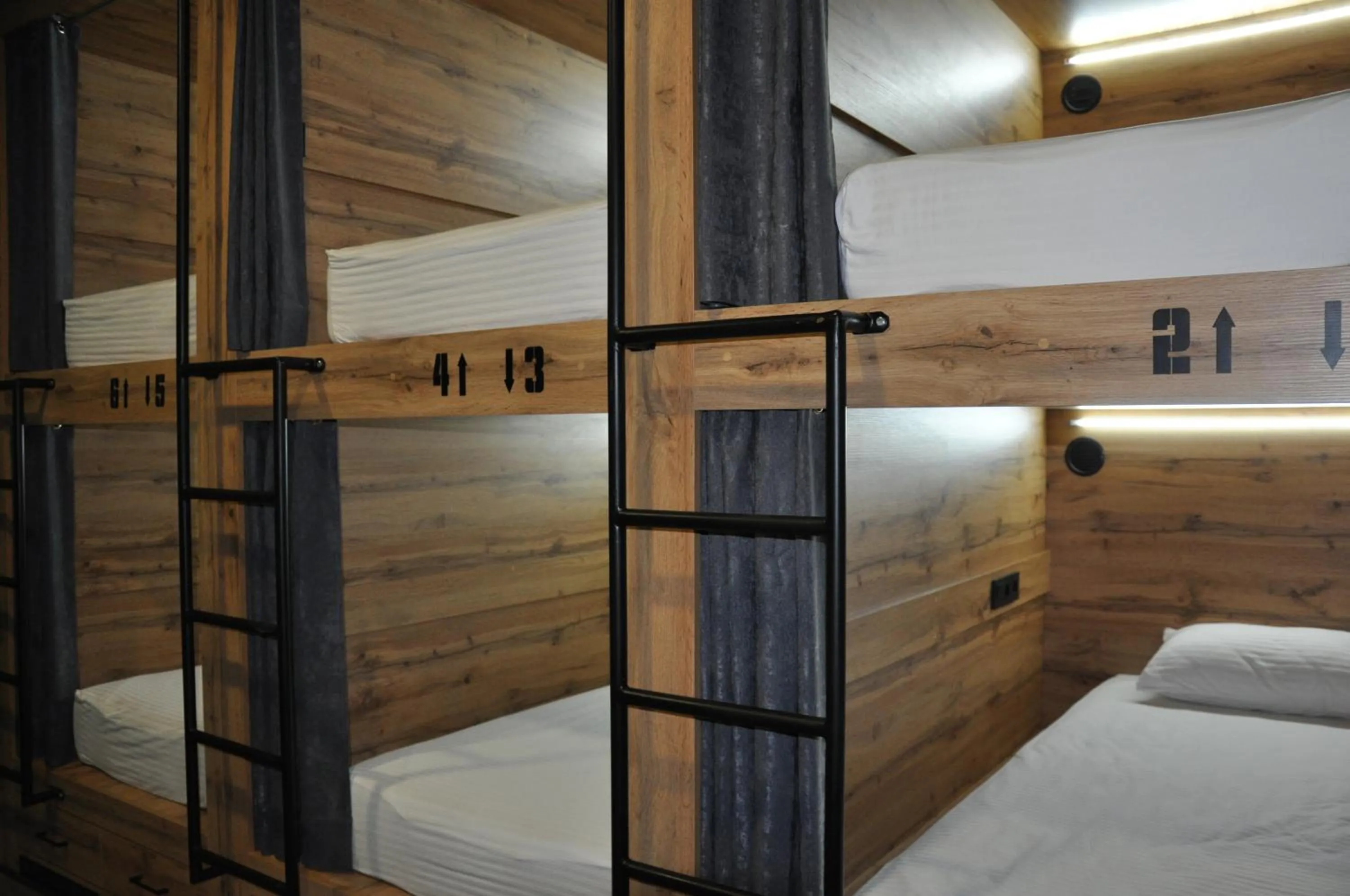 Bed in FULL HOUSE capsule hostel