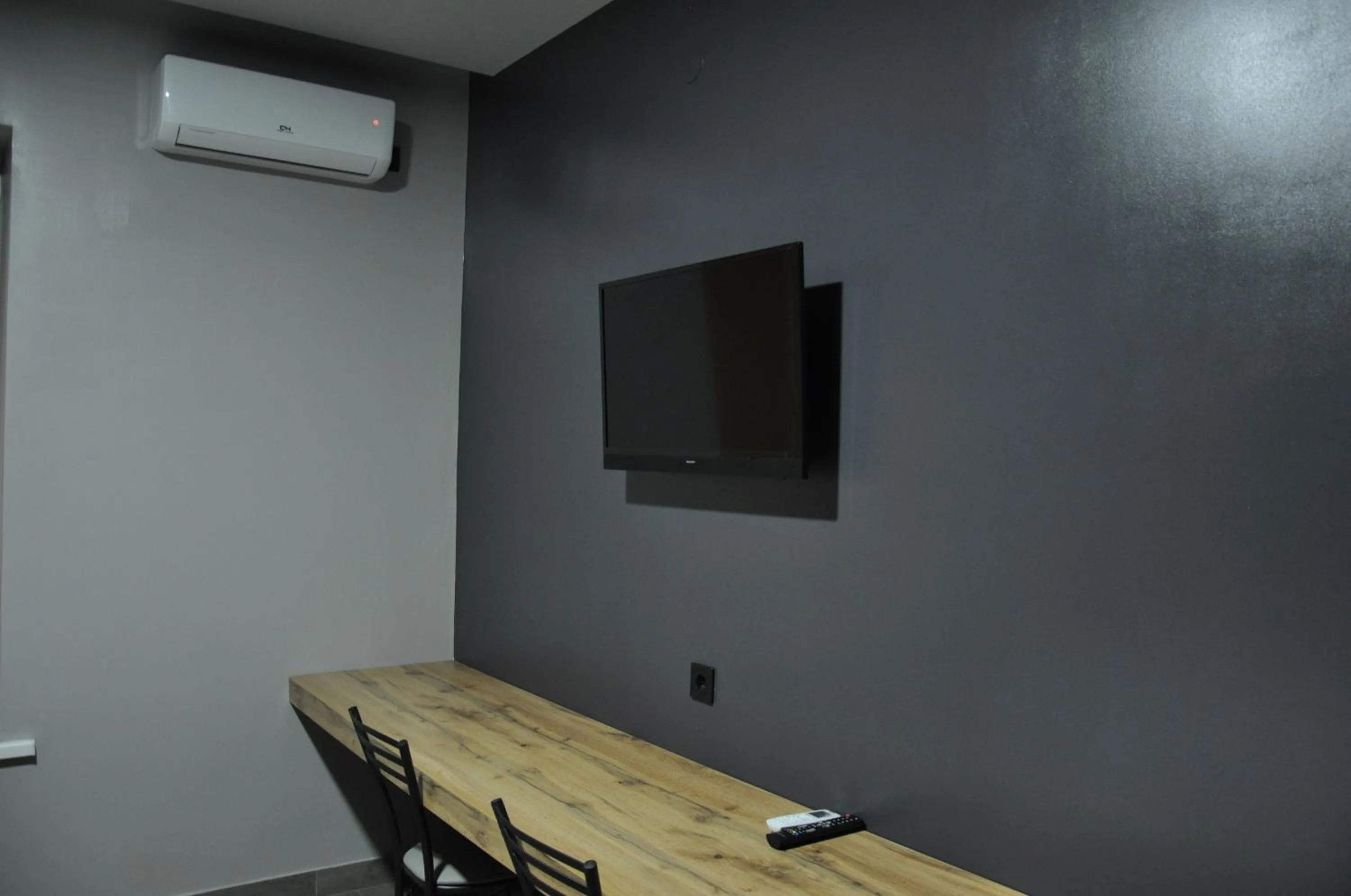 TV and multimedia in FULL HOUSE capsule hostel