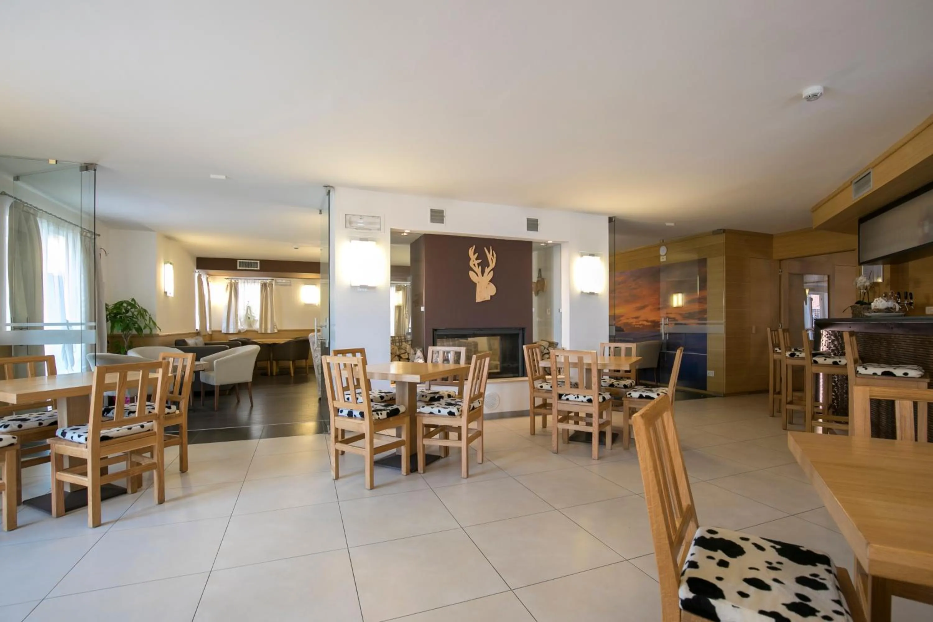 Lounge or bar in Hotel Luna Bianca Folgaria