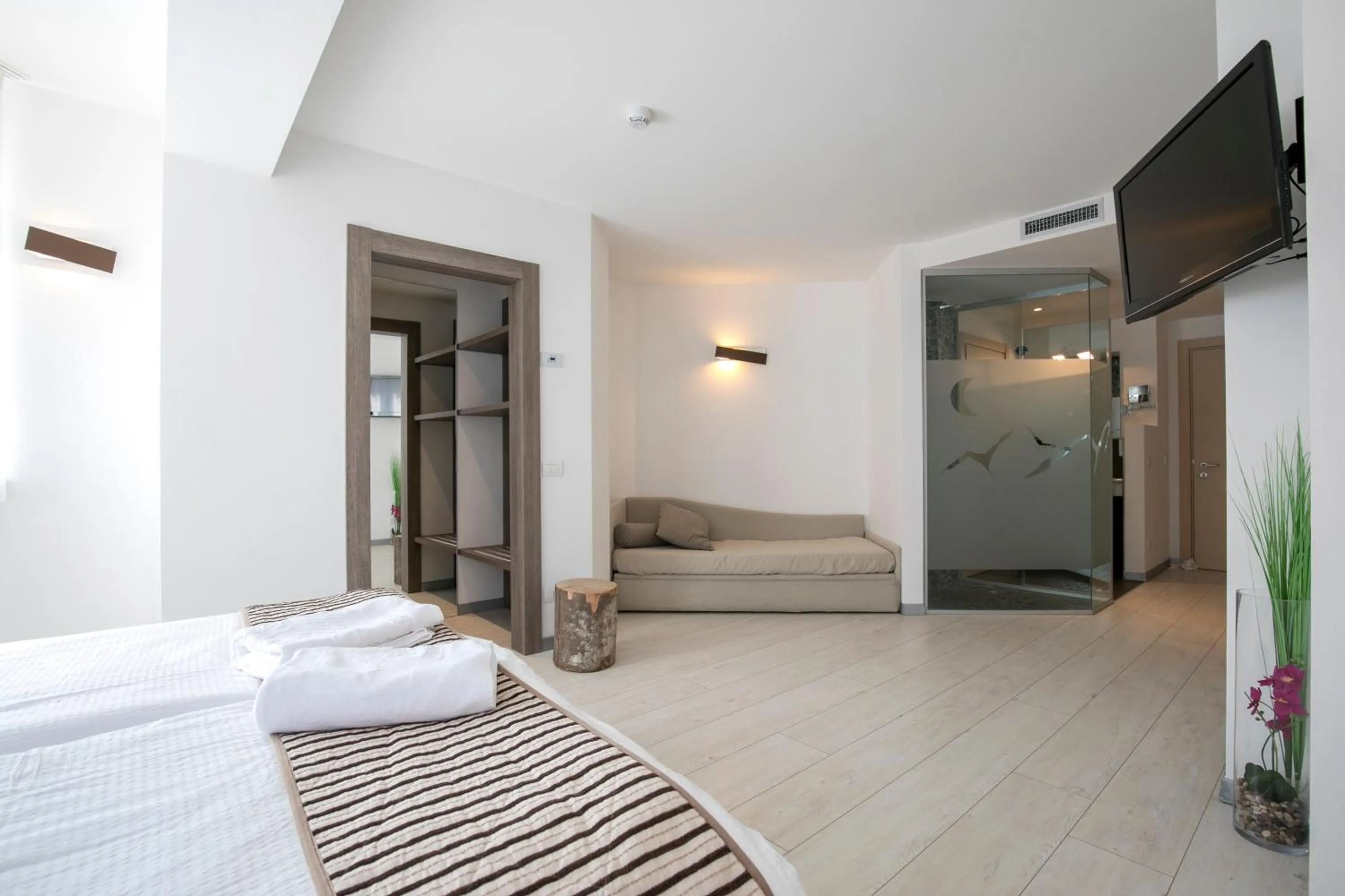 Bedroom, Bed in Hotel Luna Bianca Folgaria