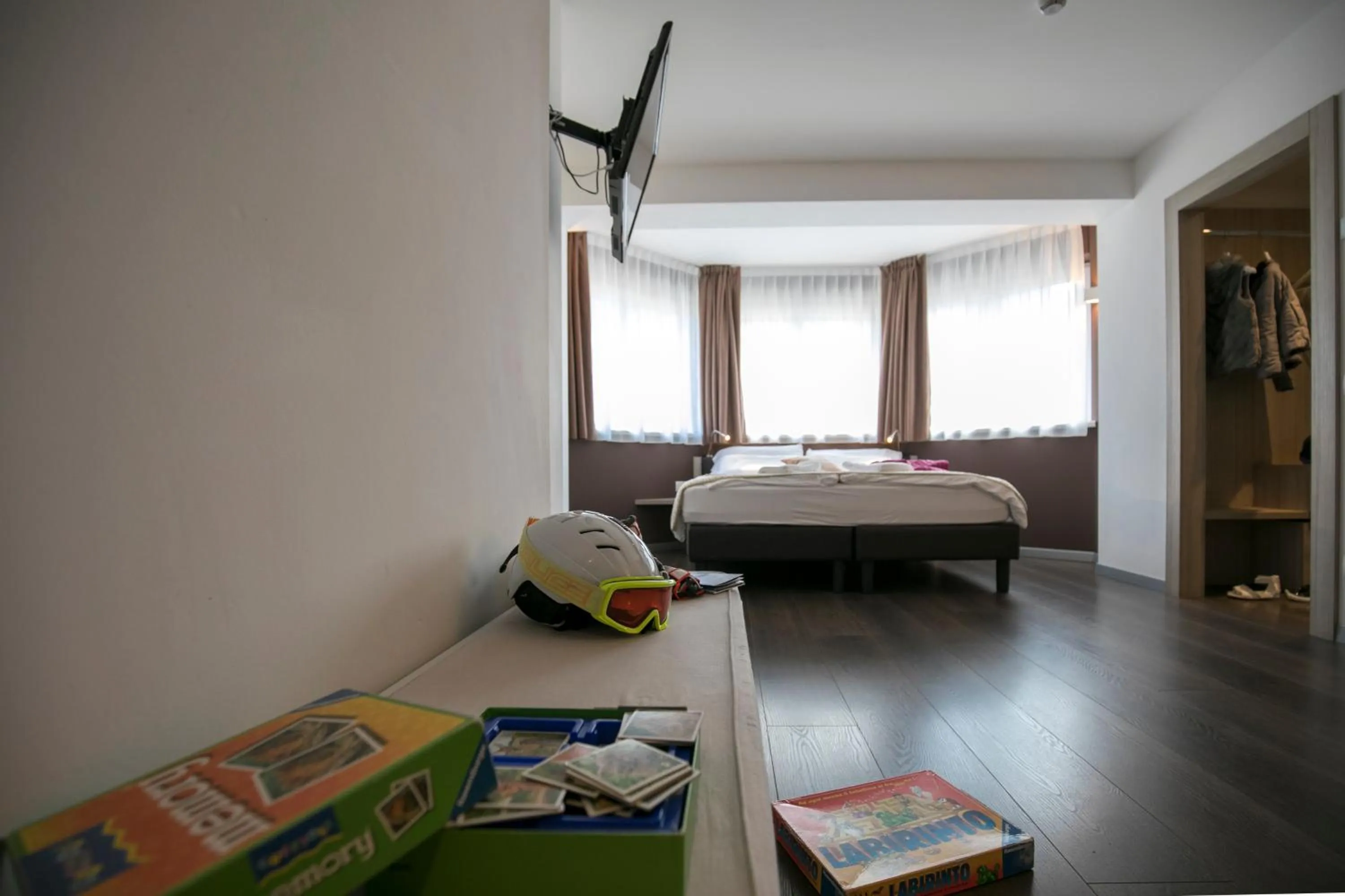 Photo of the whole room, Bed in Hotel Luna Bianca Folgaria