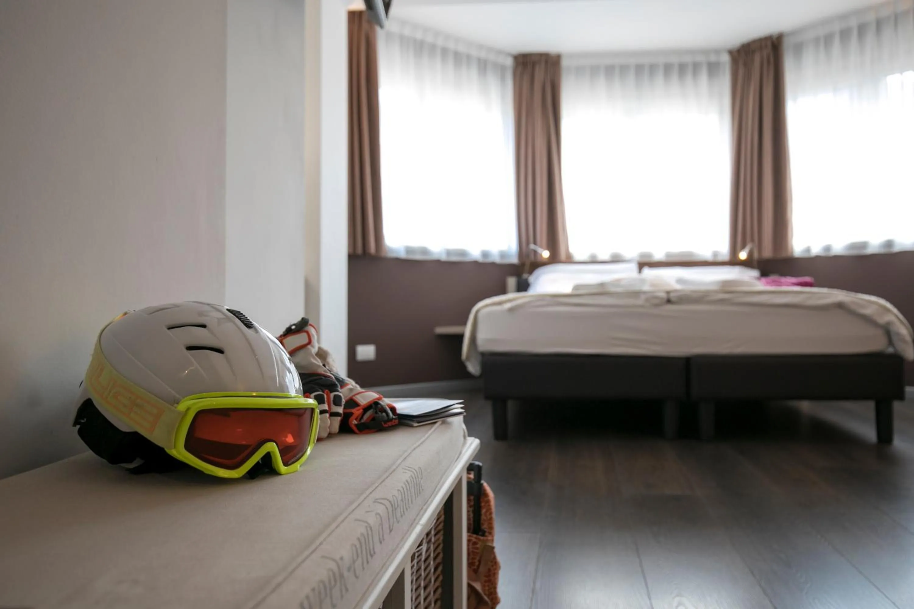 Skiing, Bed in Hotel Luna Bianca Folgaria