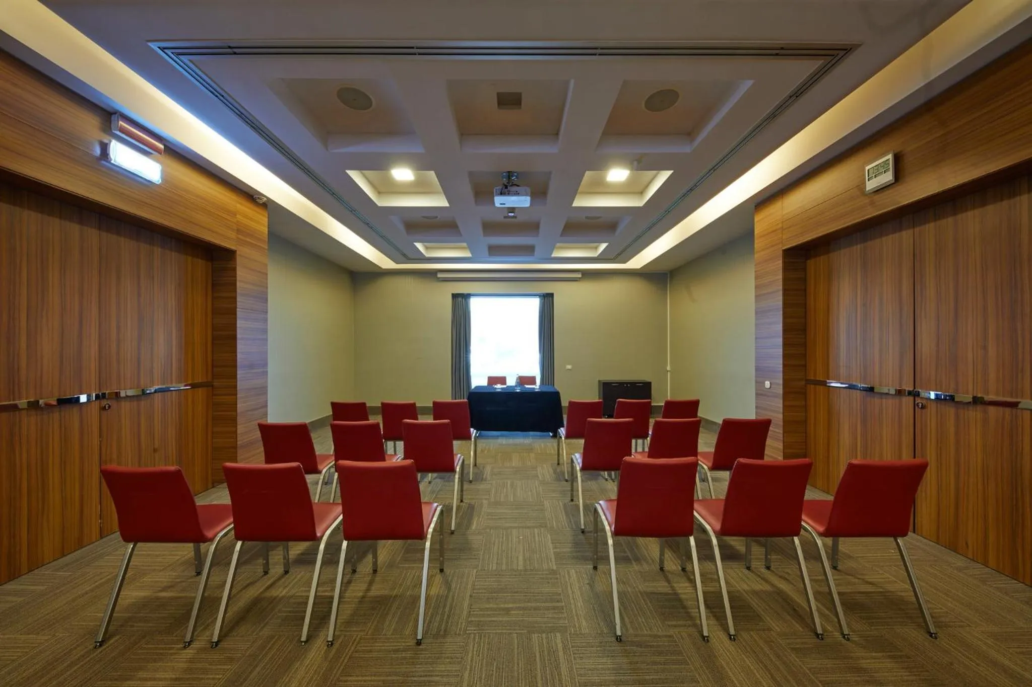 Meeting/conference room in Crowne Plaza Verona Fiera by IHG