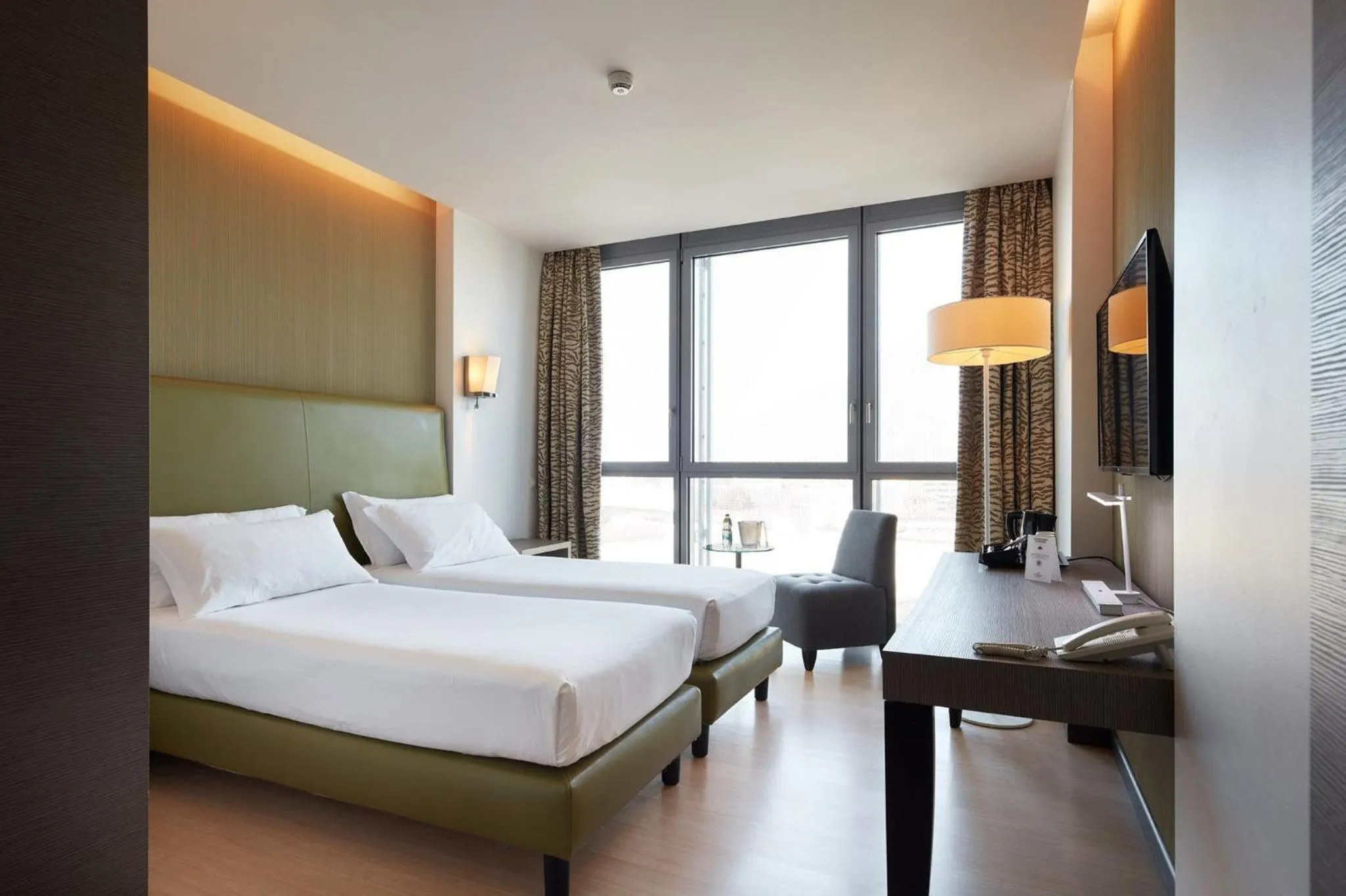 Photo of the whole room, Bed in Crowne Plaza Verona Fiera by IHG