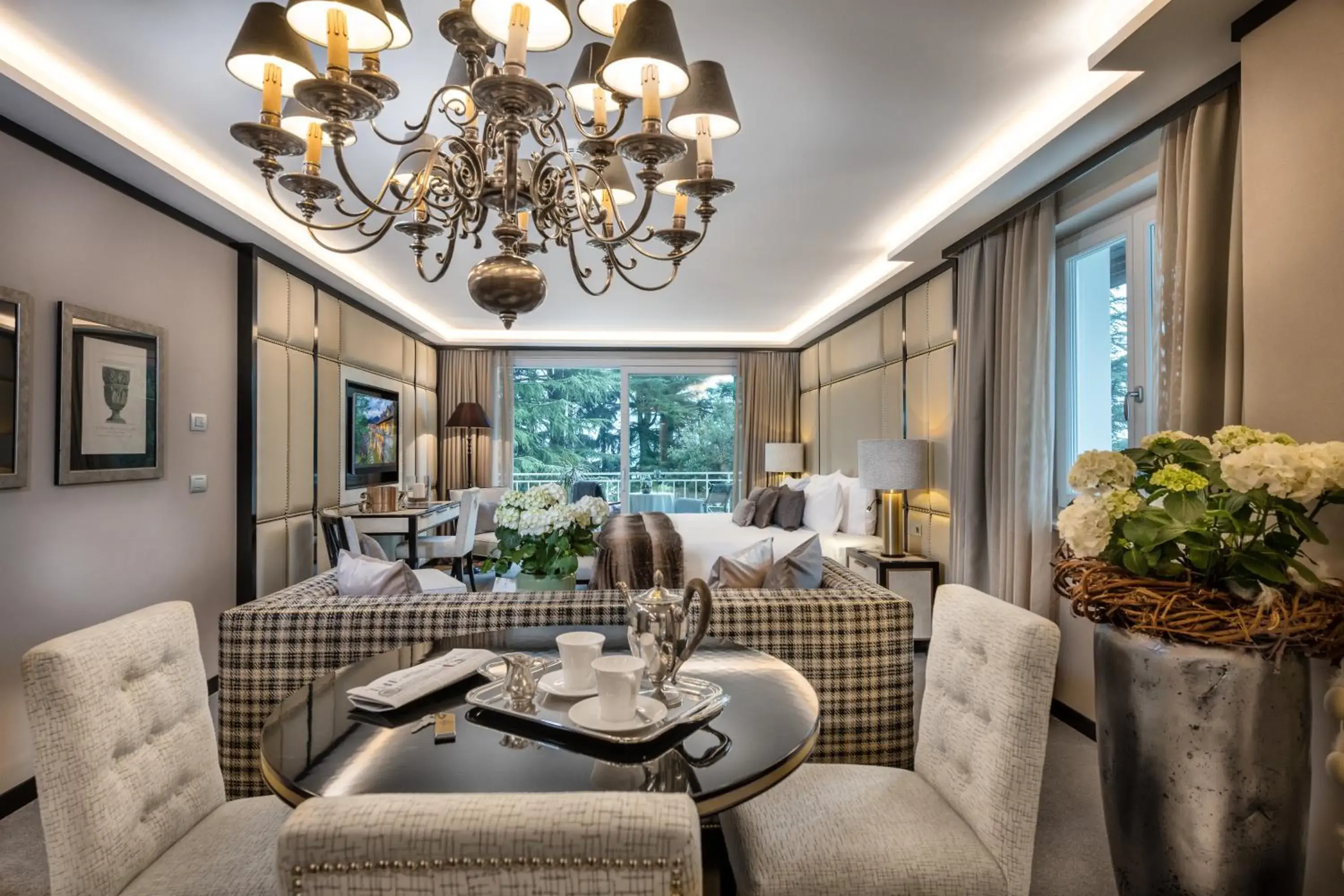 King Suite - single occupancy in Villa Eden a member of Leading Hotels of the World King Suite - single occupancy in Villa Eden a member of Leading Hotels of the World