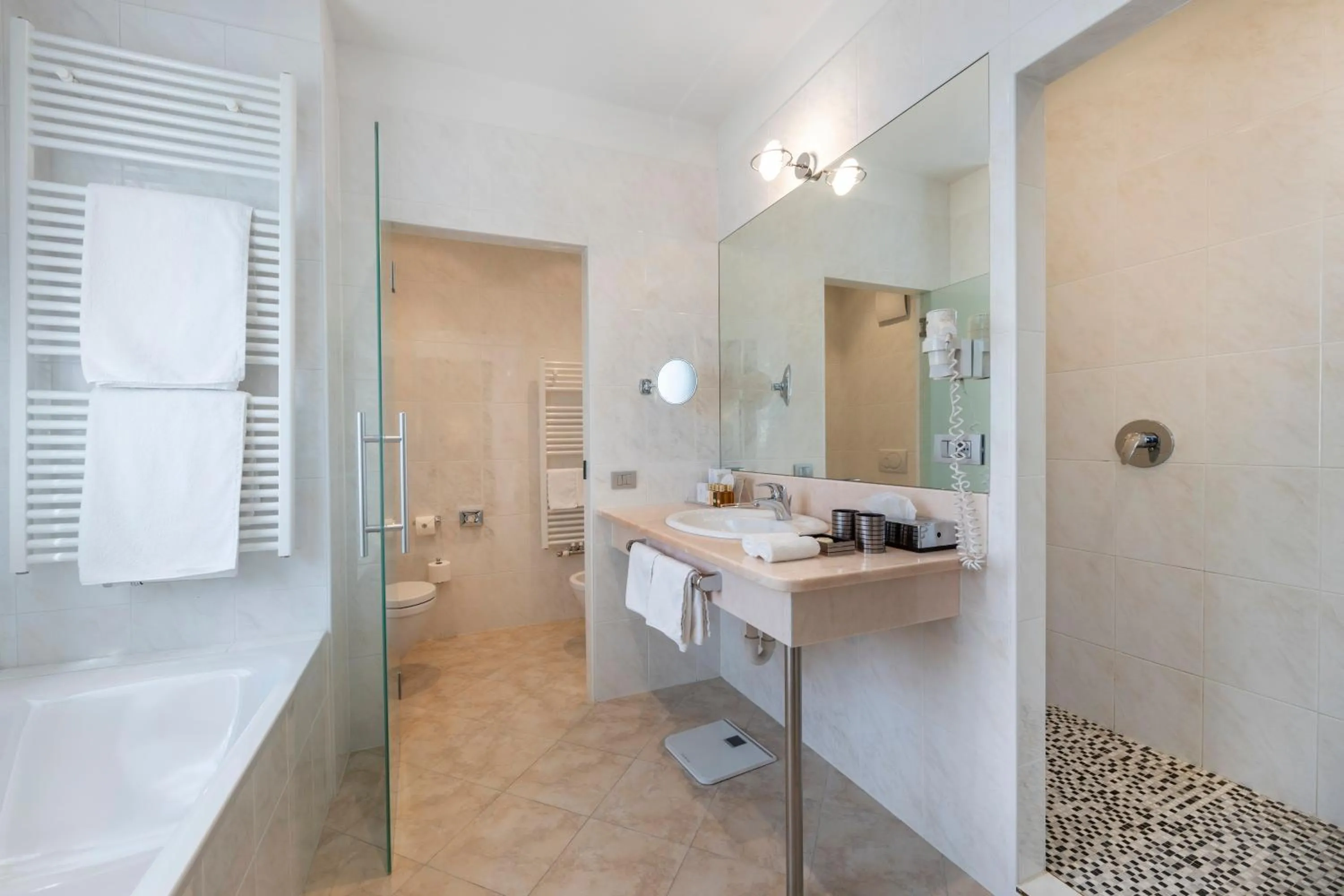 Bathroom in Villa Eden a member of Leading Hotels of the World