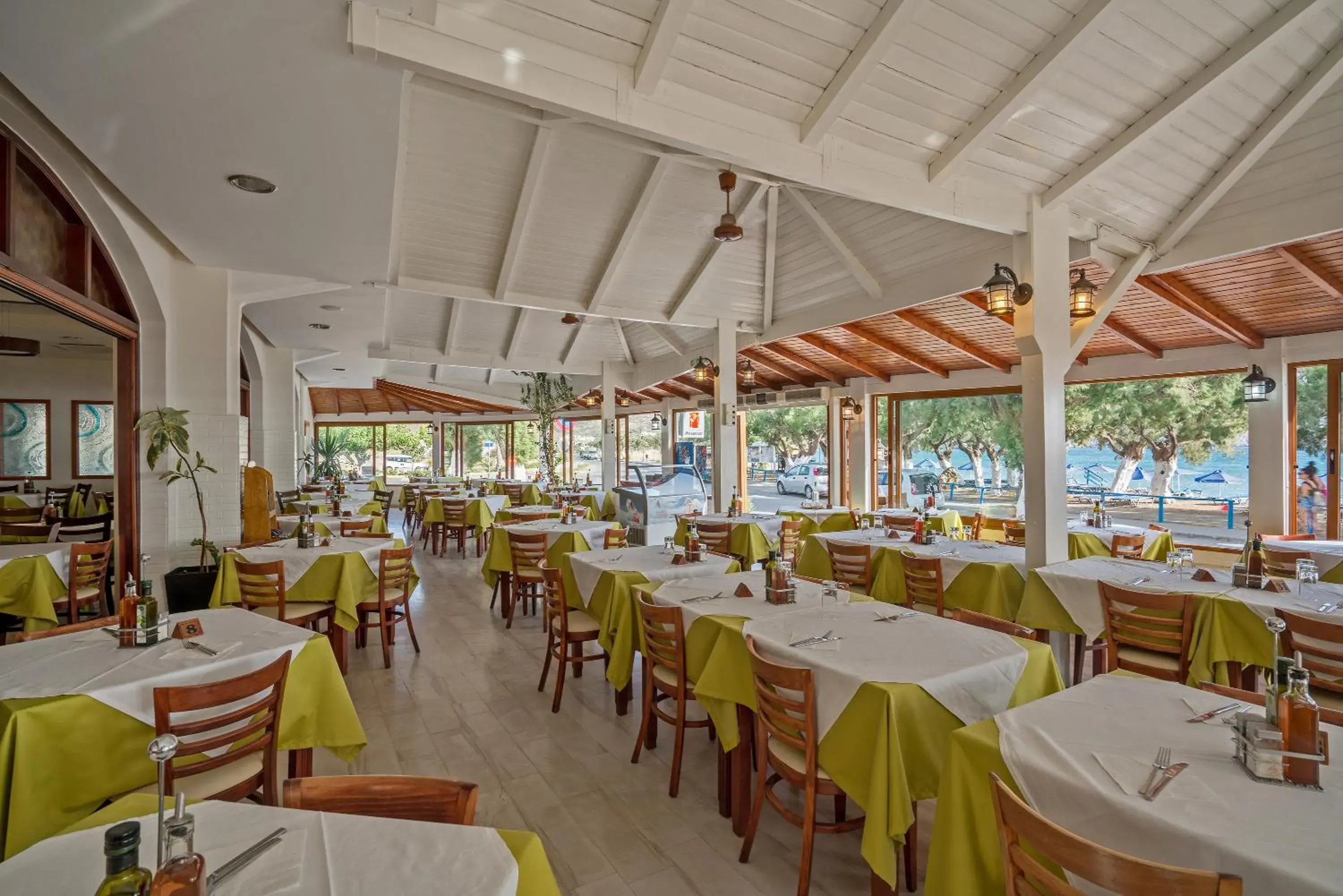Restaurant/places to eat in Alianthos Beach Hotel Restaurant/places to eat in Alianthos Beach Hotel