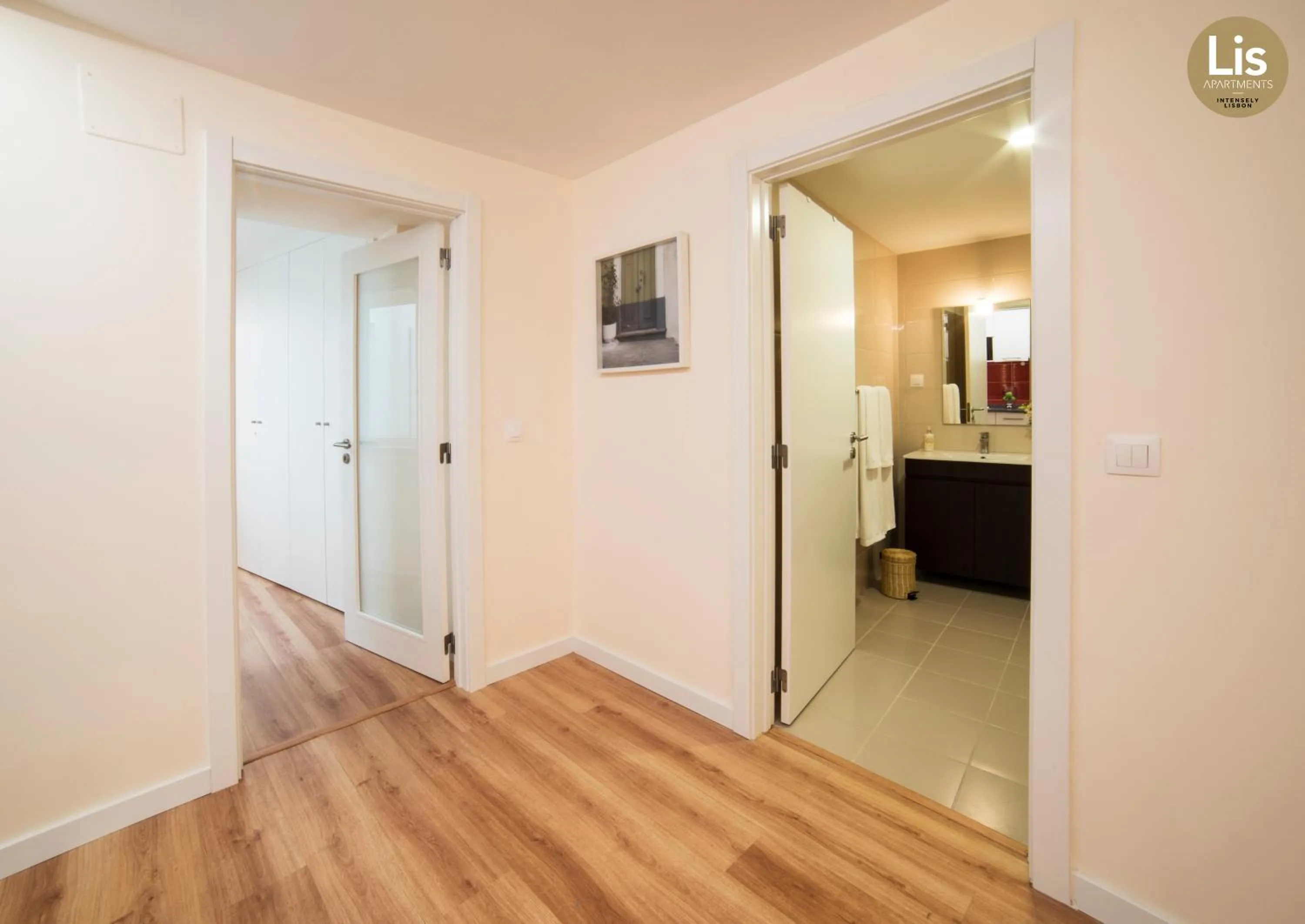 Shower in Lis Apartments