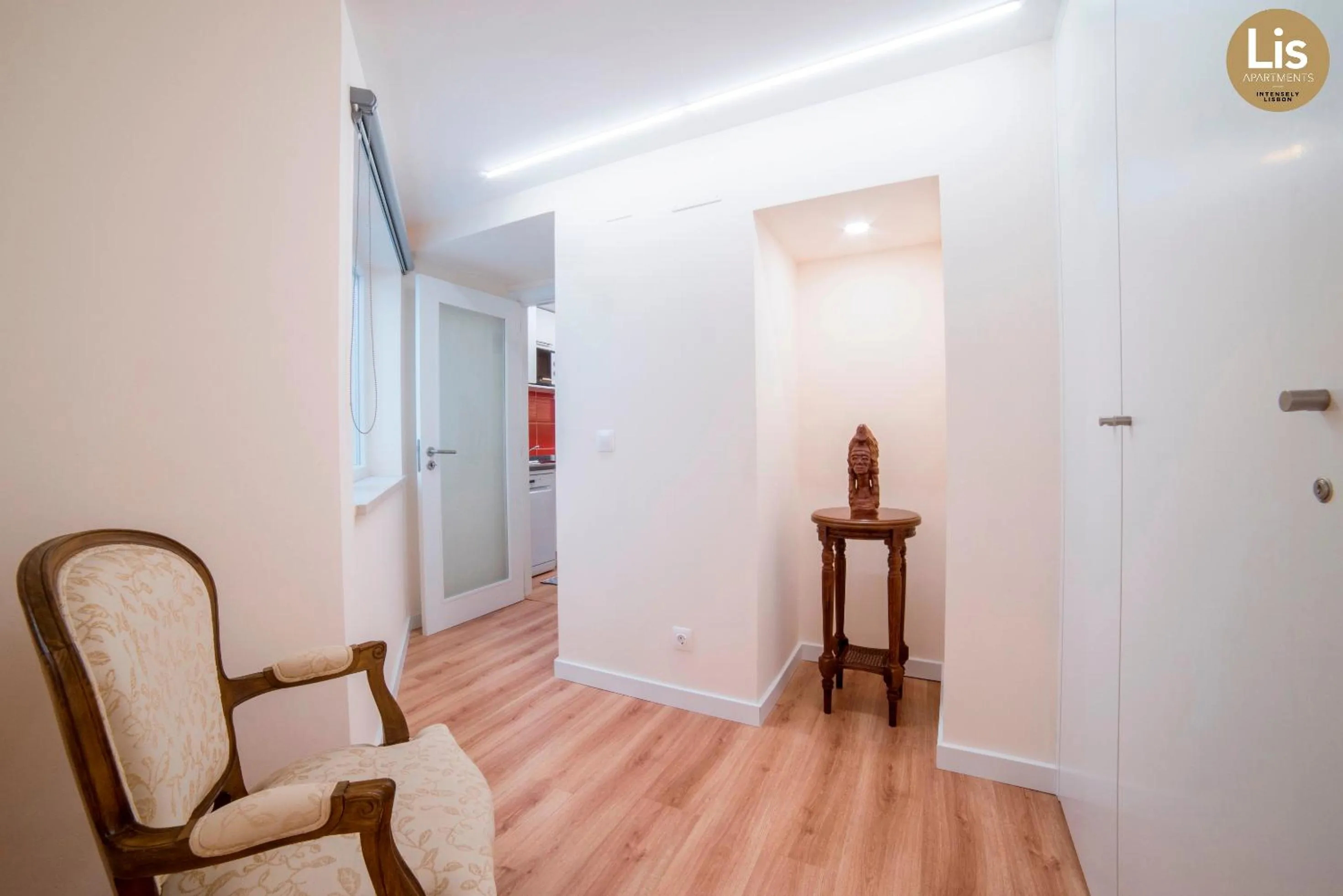 Decorative detail in Lis Apartments