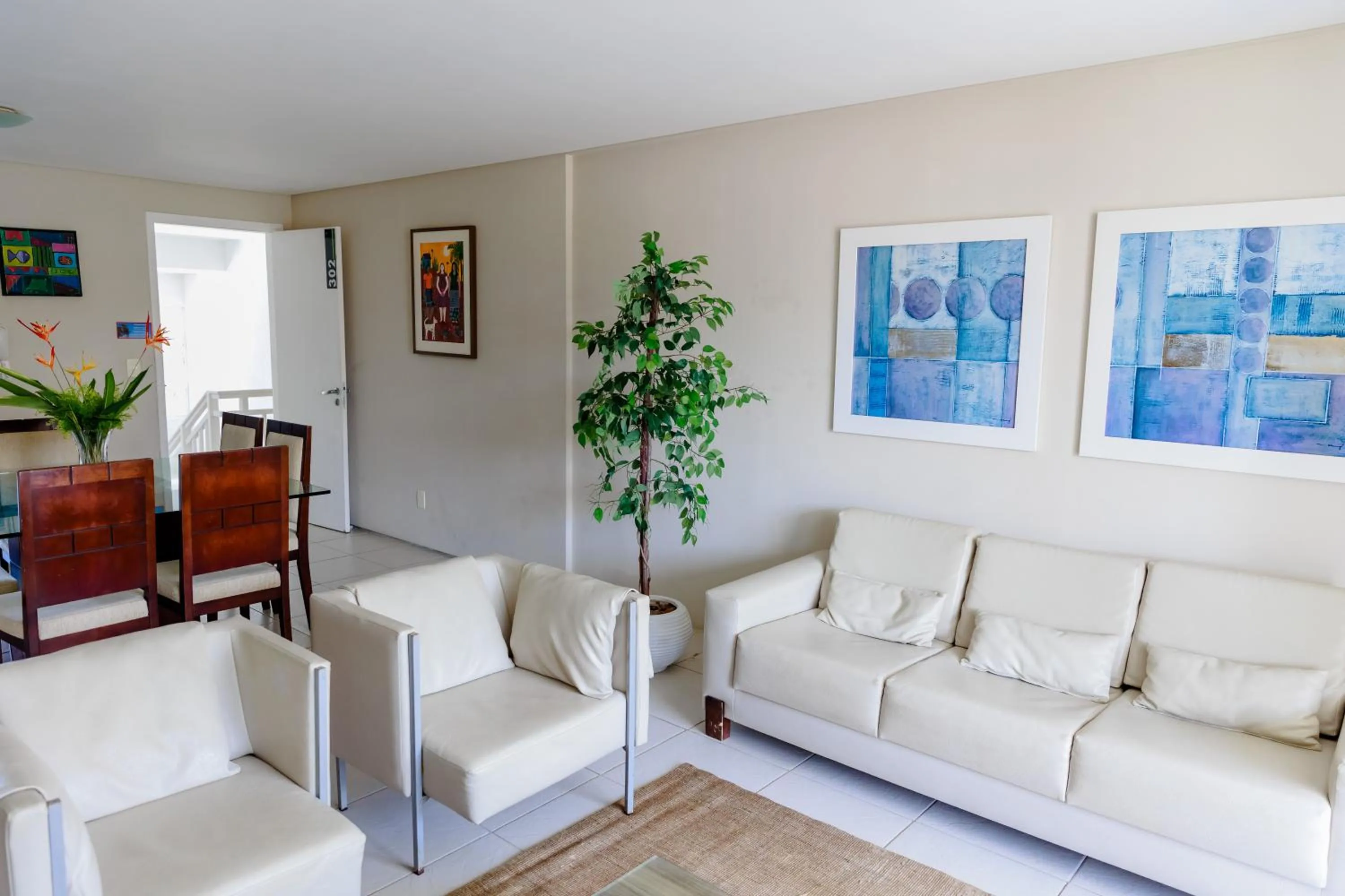 Living room in Atlantic Palace Family inn