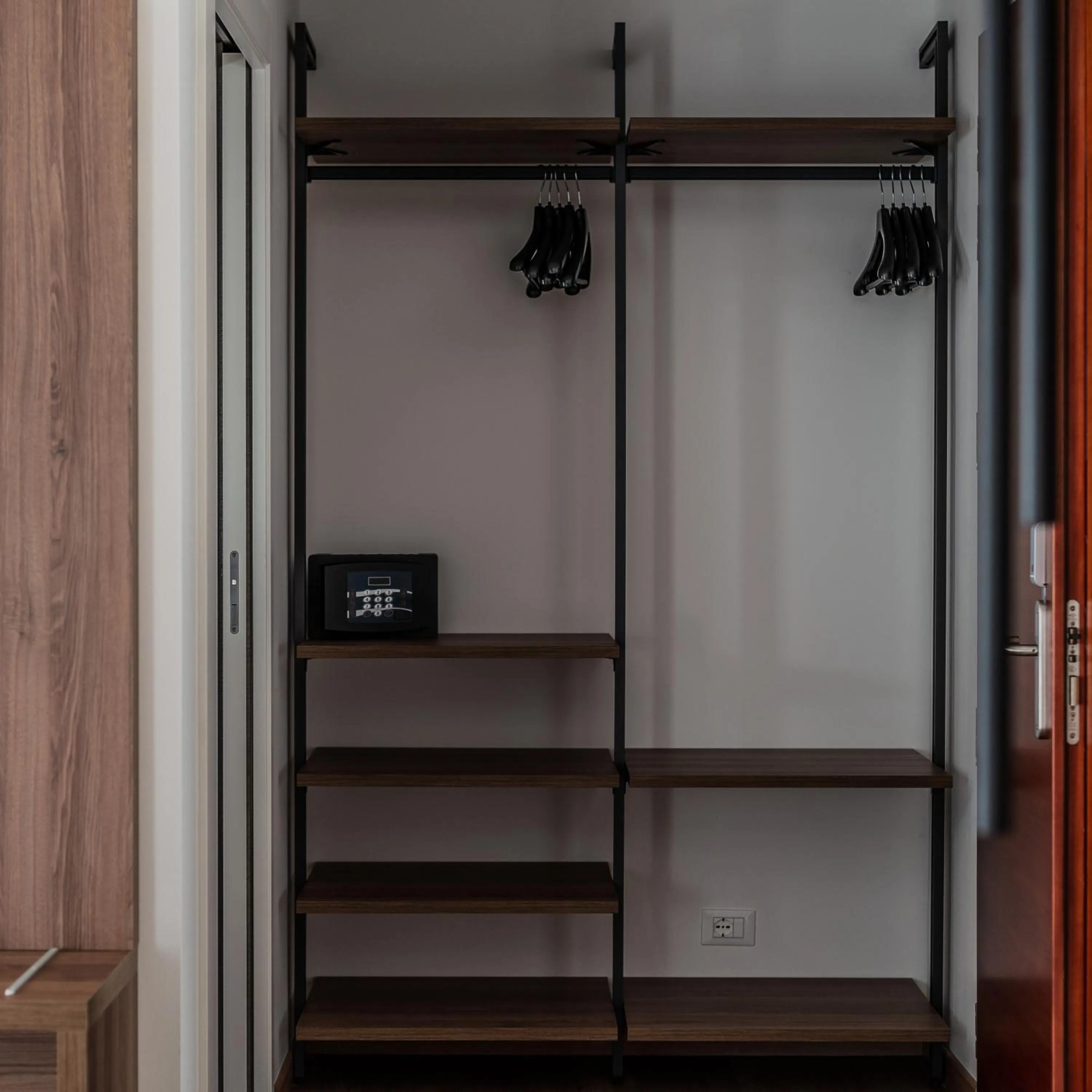 wardrobe in Hotel Cesare Augustus