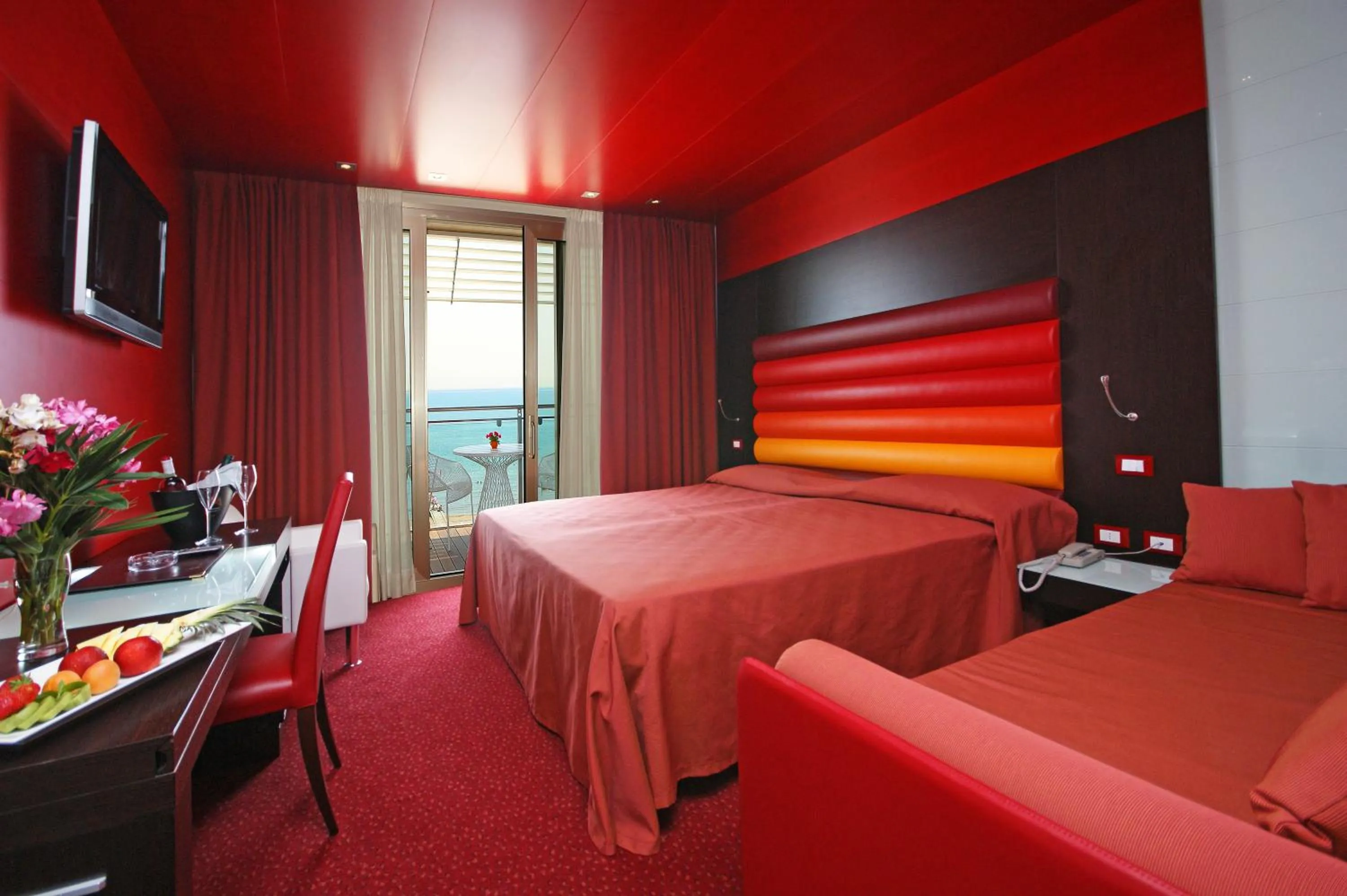 Bedroom, Bed in Hotel Cesare Augustus