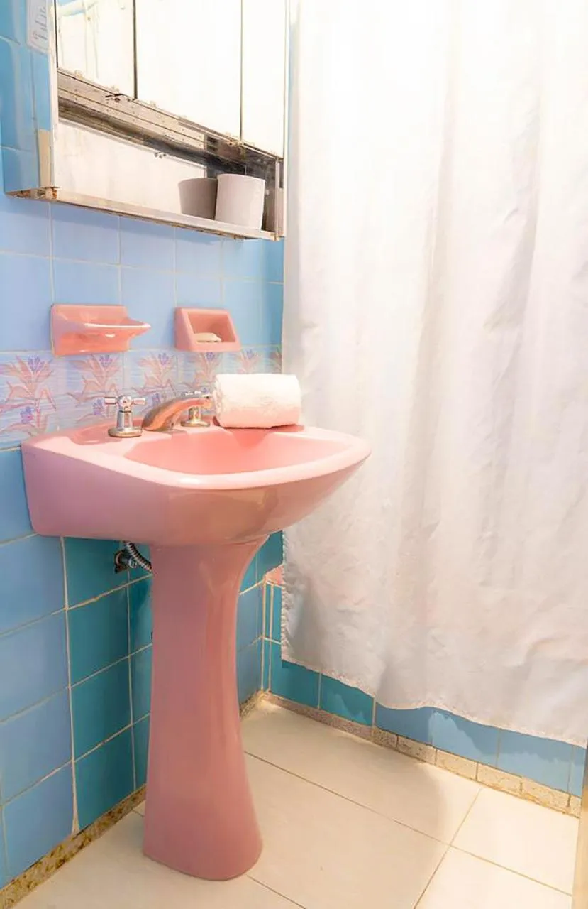 Bathroom in Argentino Hotel