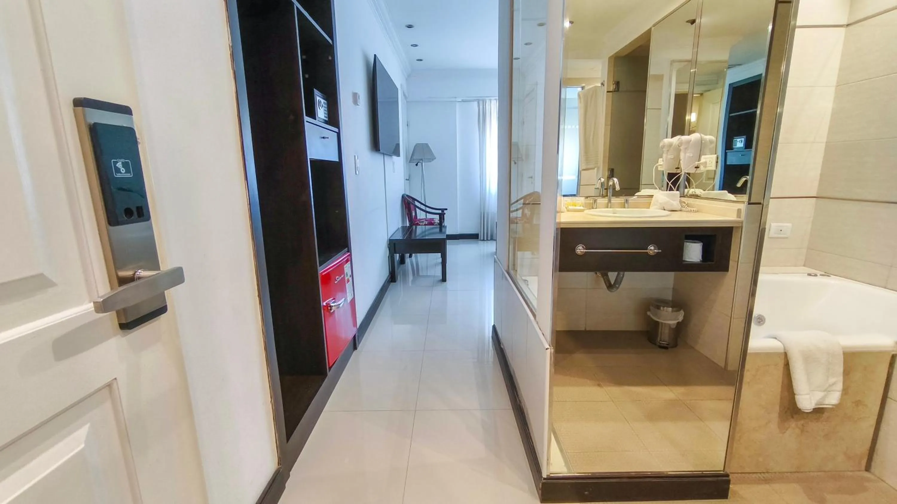 Shower in Argentino Hotel