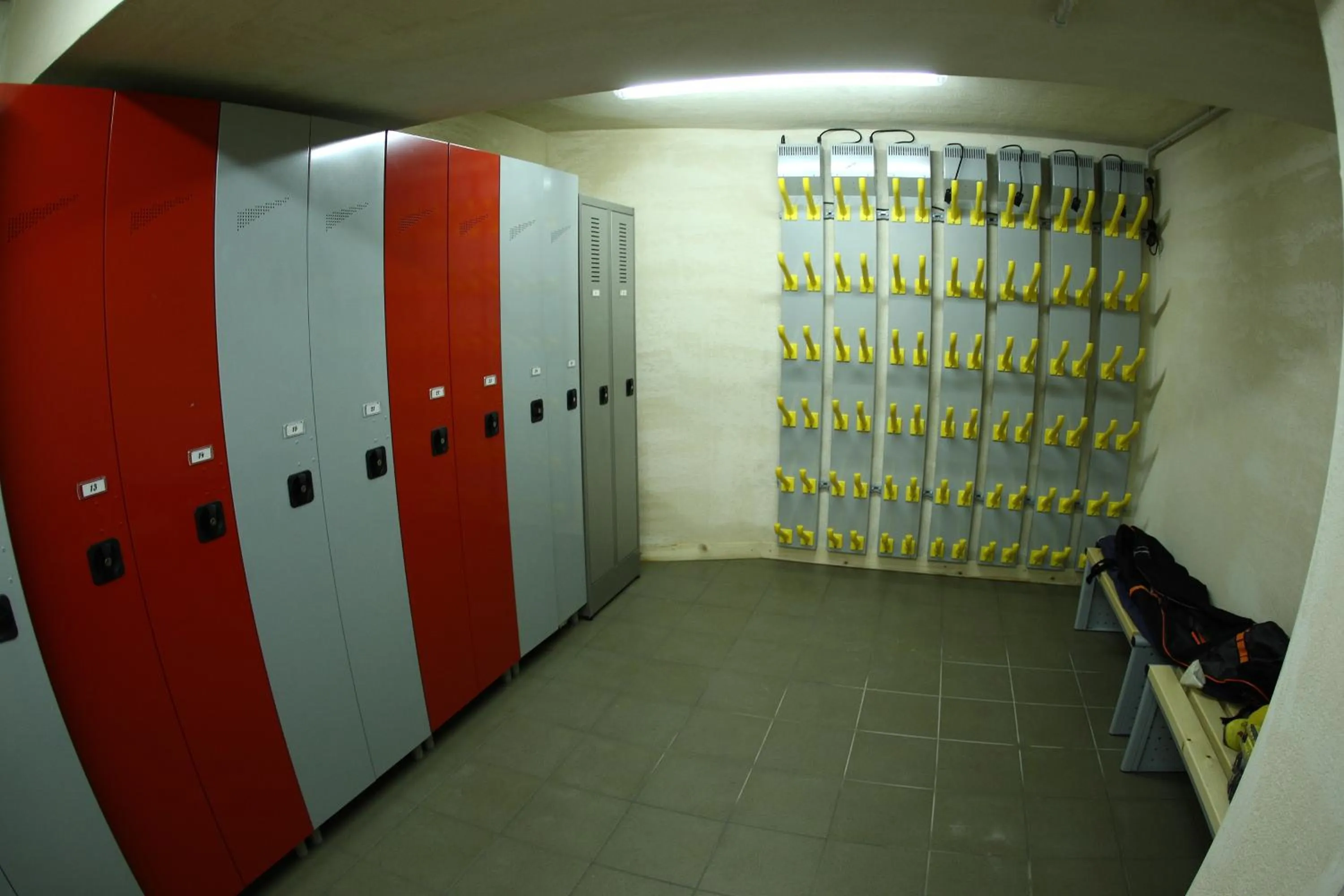 Skiing in Apartments Sol E Nef