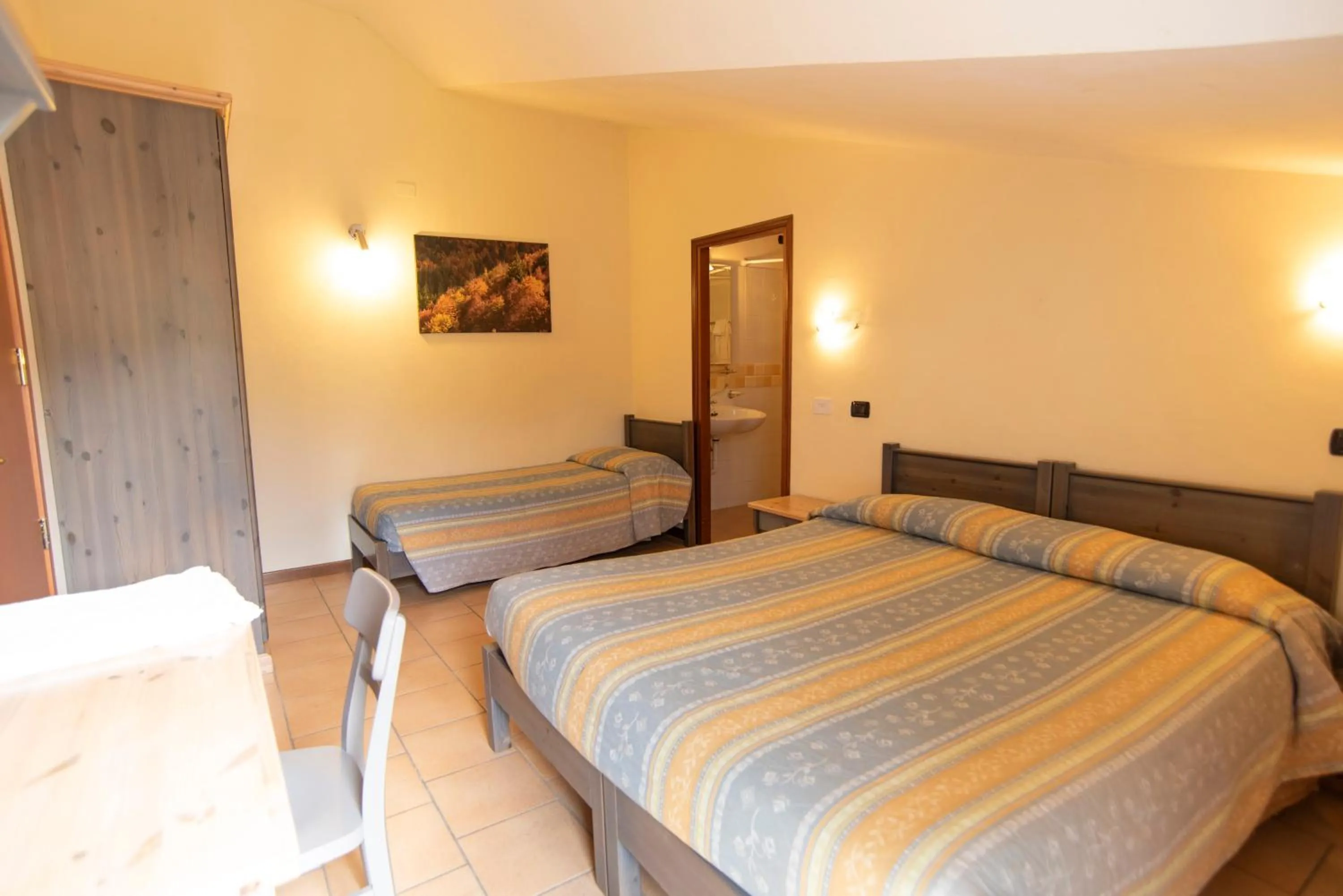 Bed in Albergo Bucaneve
