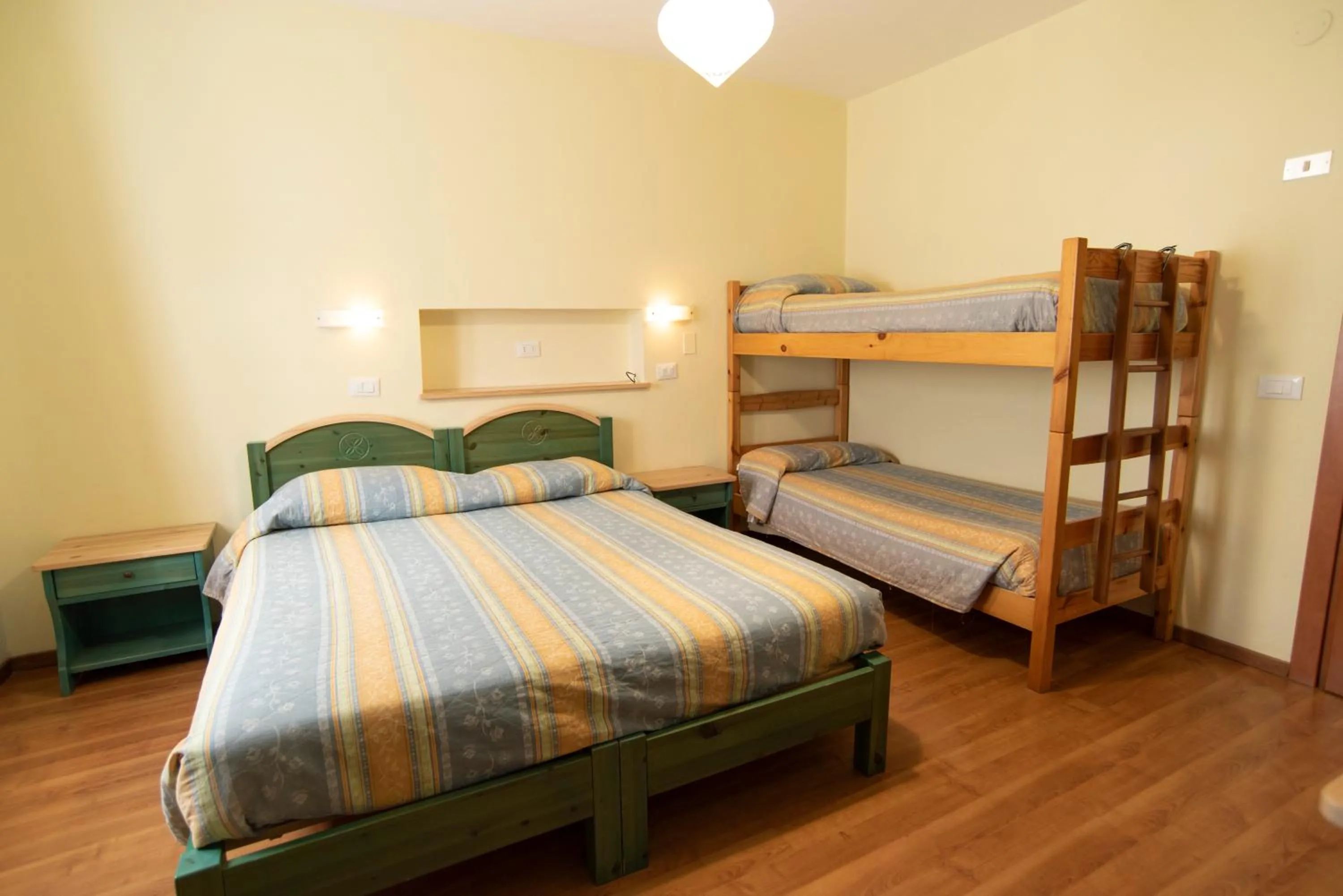 Bed in Albergo Bucaneve