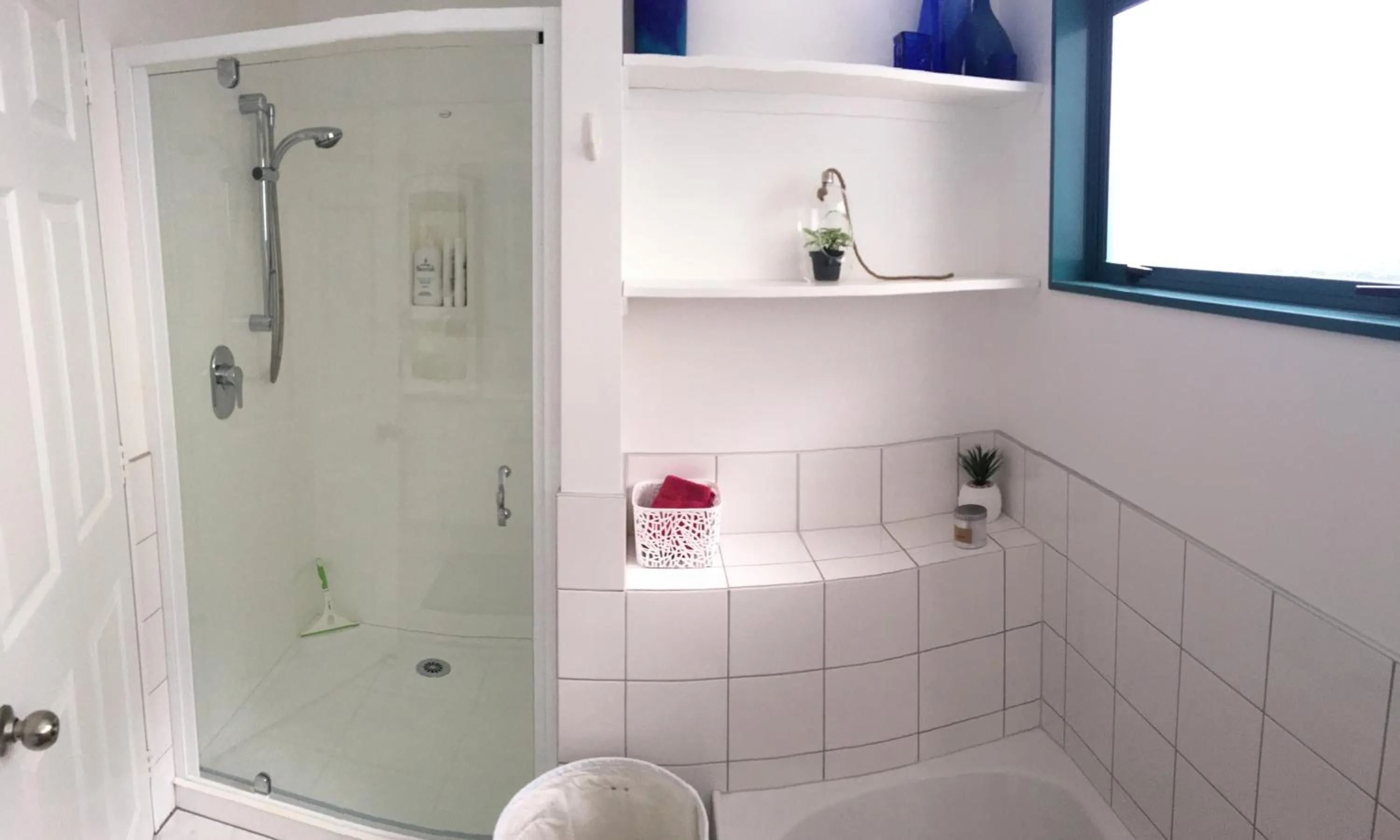 Shower in Harbour Lane Apartment