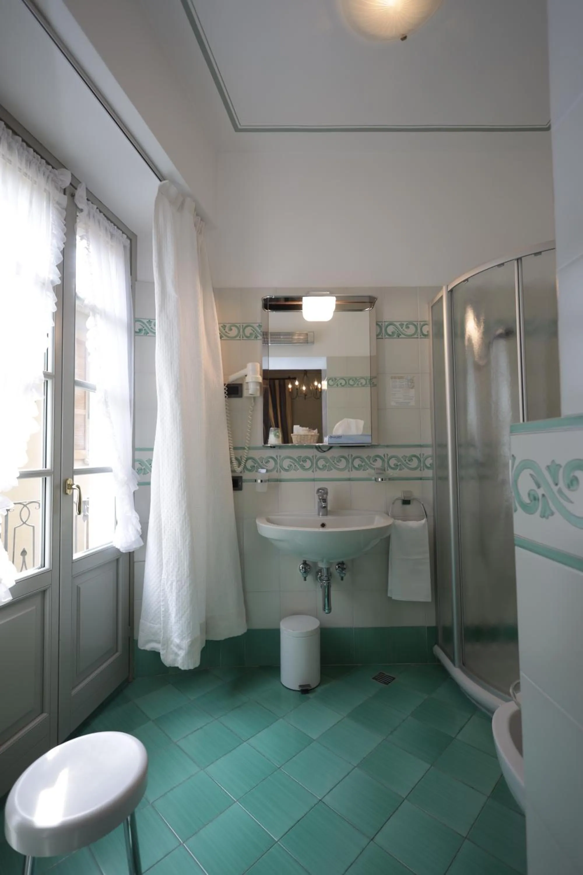 Shower in LVG Hotel Collection - Il Portico