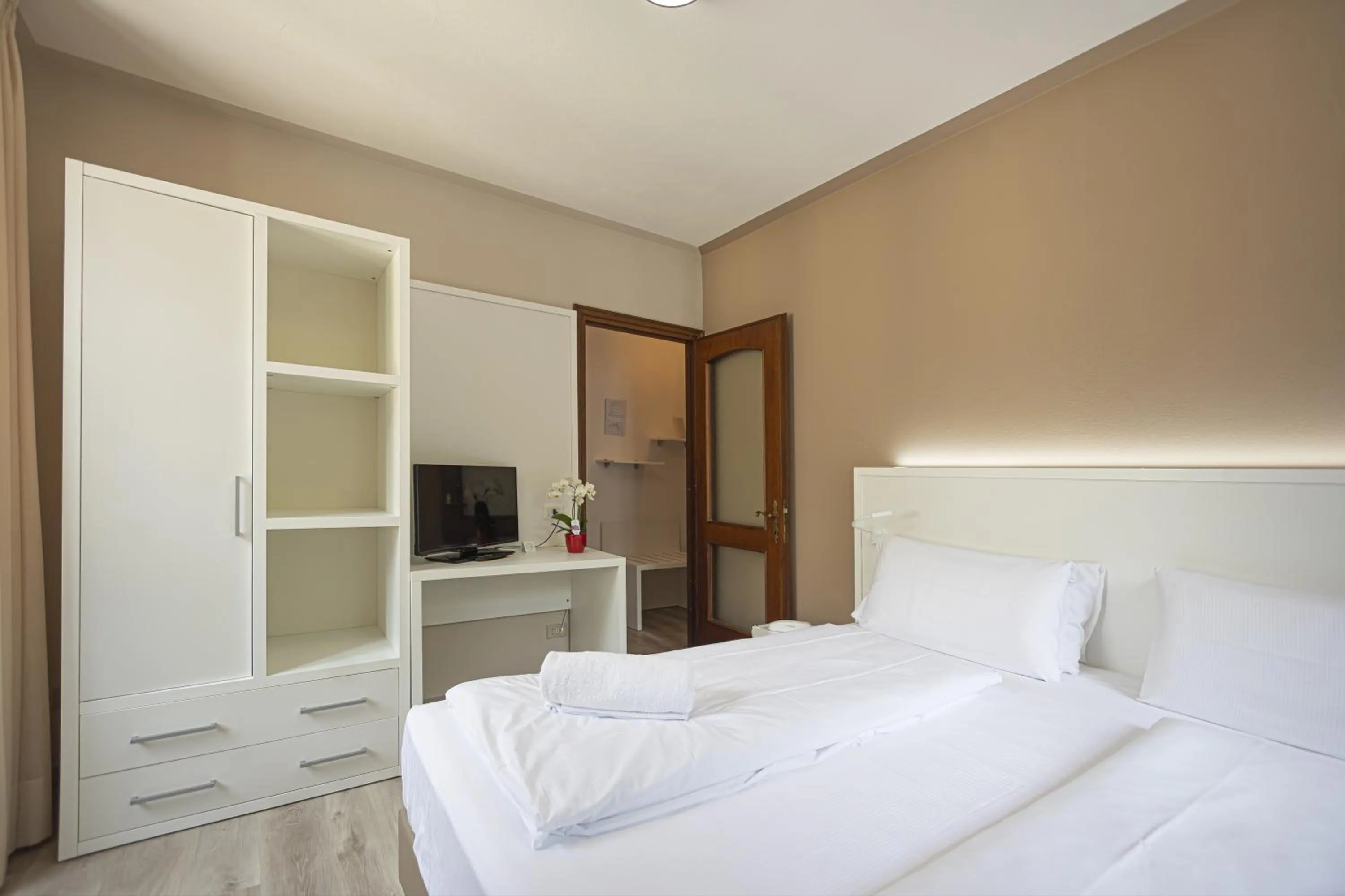 TV and multimedia, Bed in LVG Hotel Collection - Il Portico
