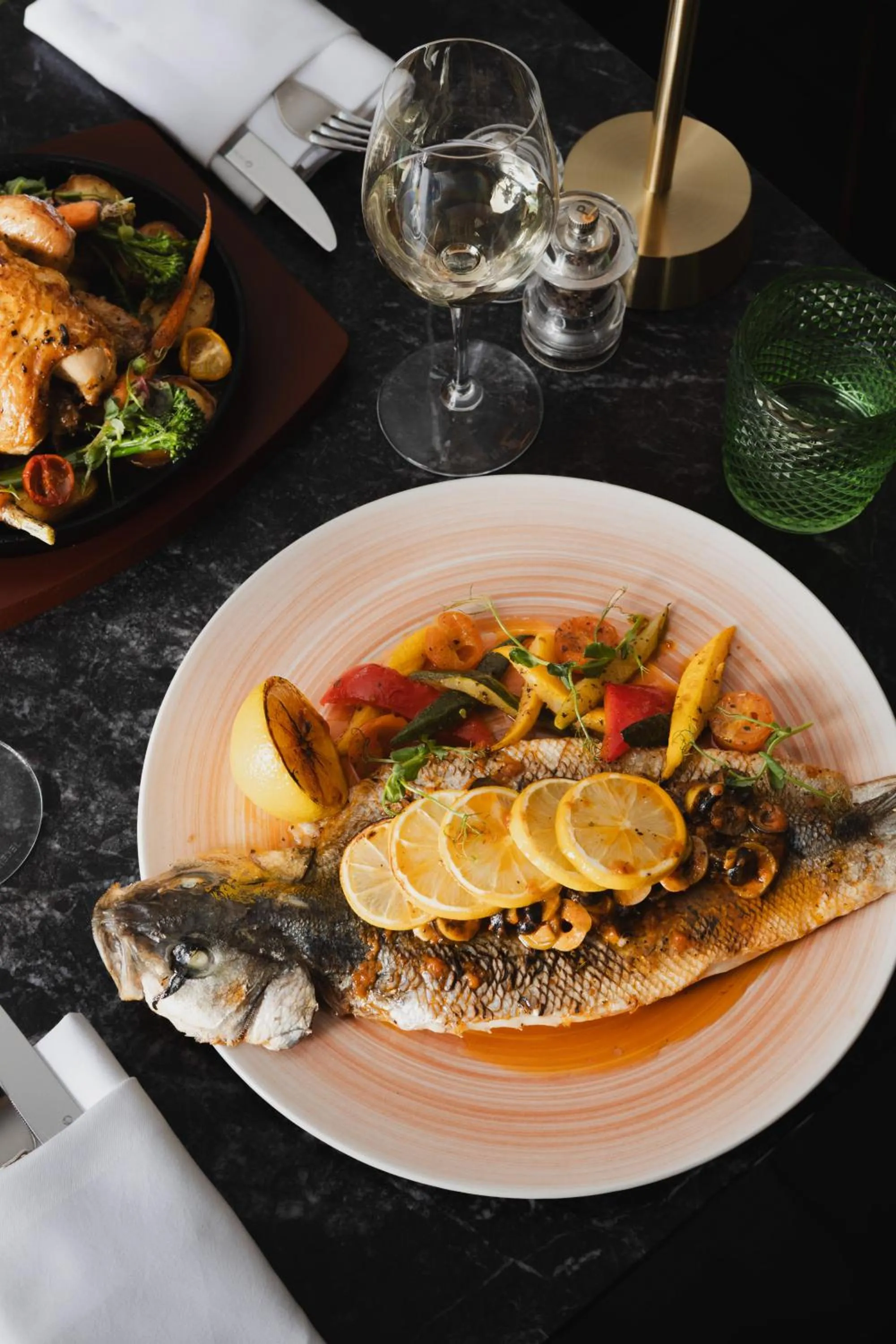 Food and drinks in Melia White House Hotel