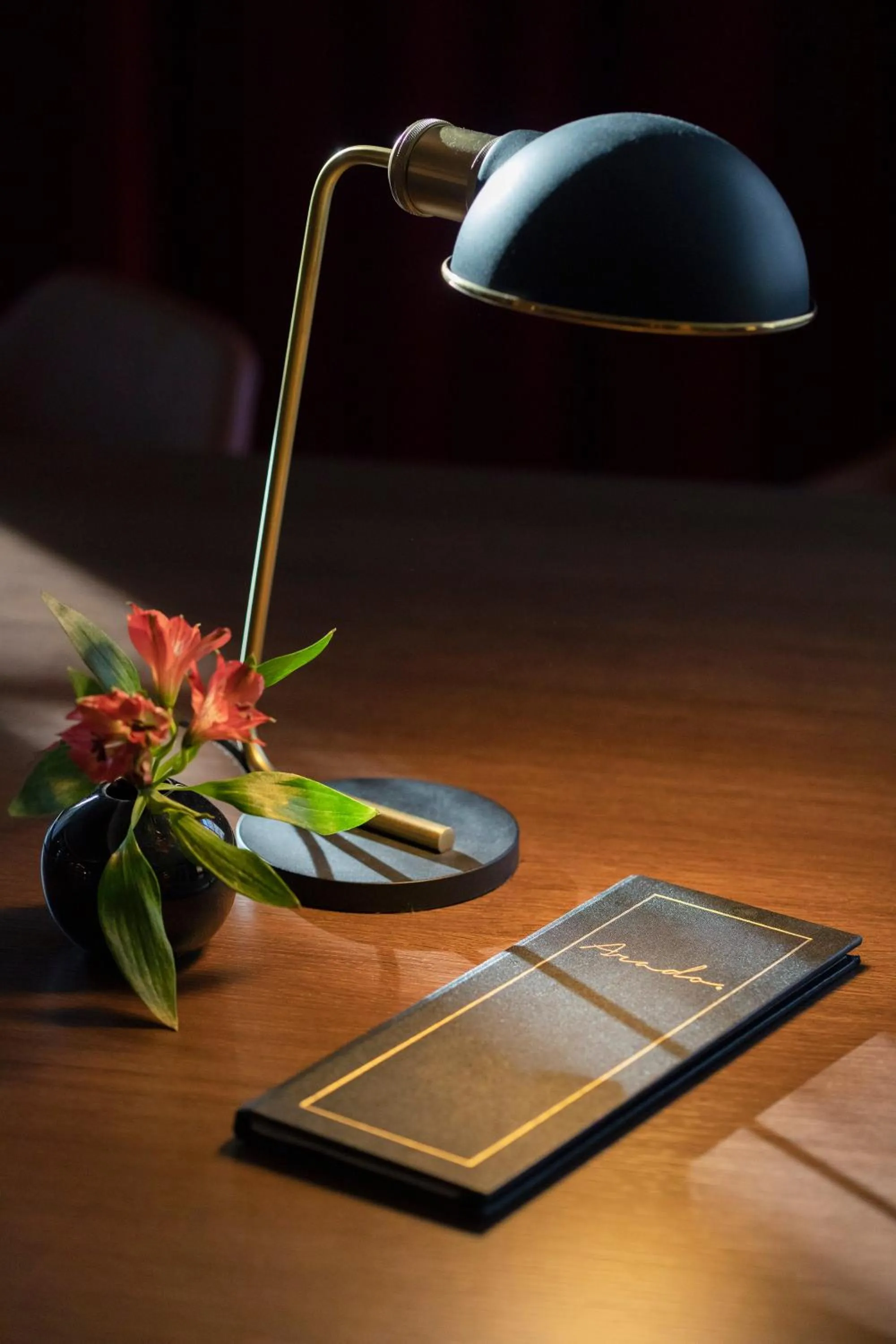 Restaurant/places to eat in Melia White House Hotel