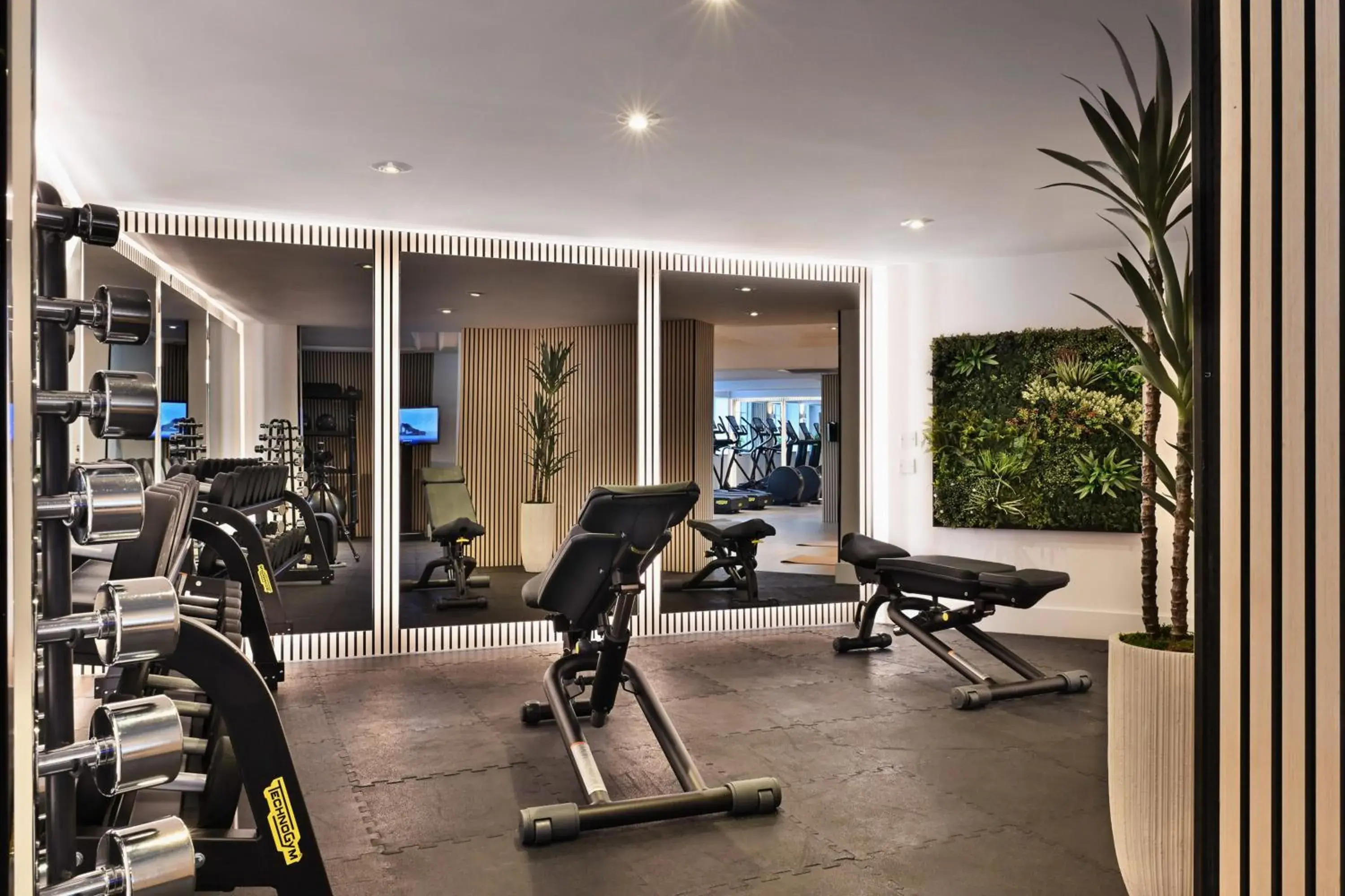 Fitness centre/facilities in Melia White House Hotel Fitness centre/facilities in Melia White House Hotel