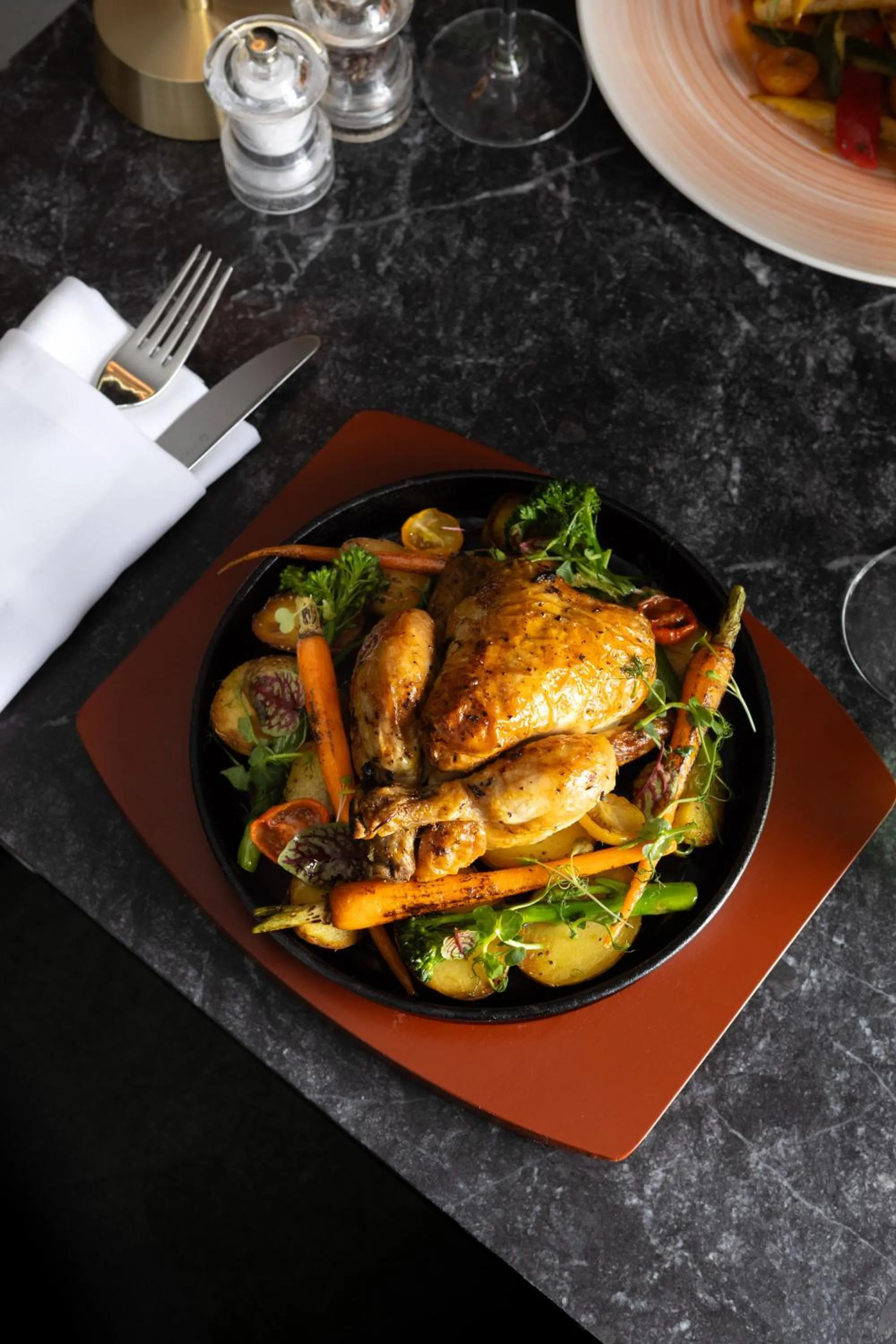 Food and drinks in Melia White House Hotel