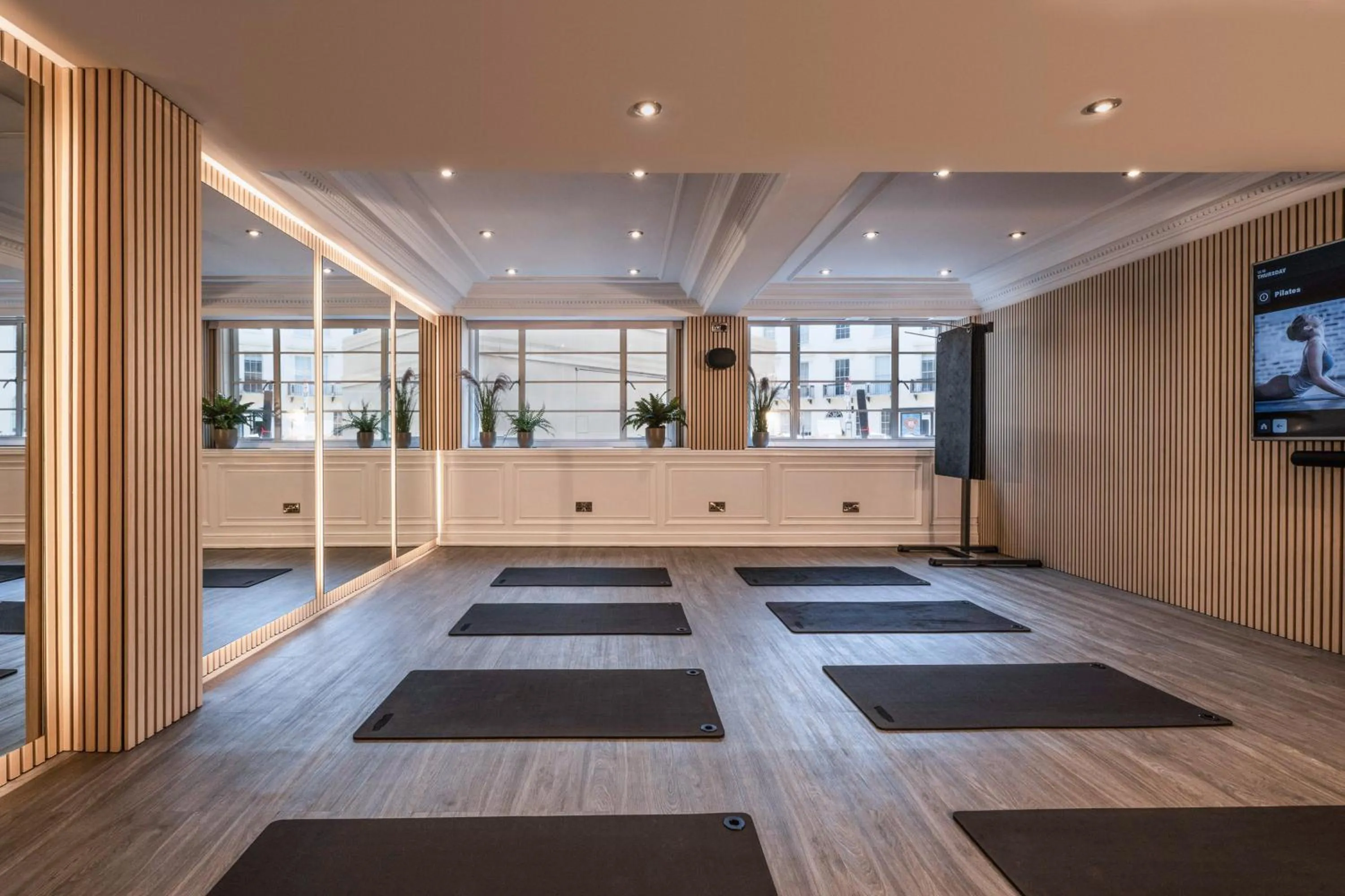 Fitness centre/facilities in Melia White House Hotel