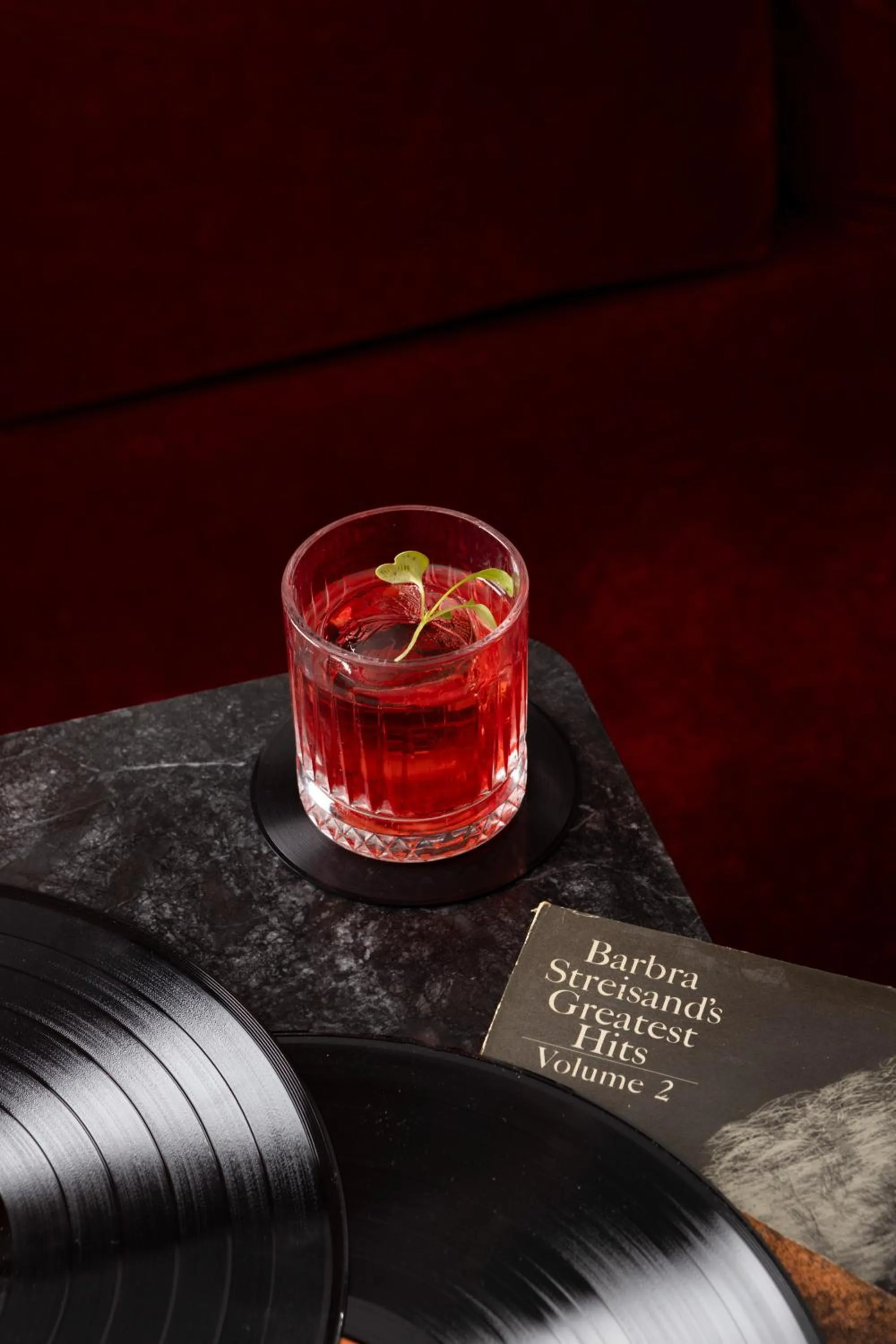 Nightclub / DJ in Melia White House Hotel