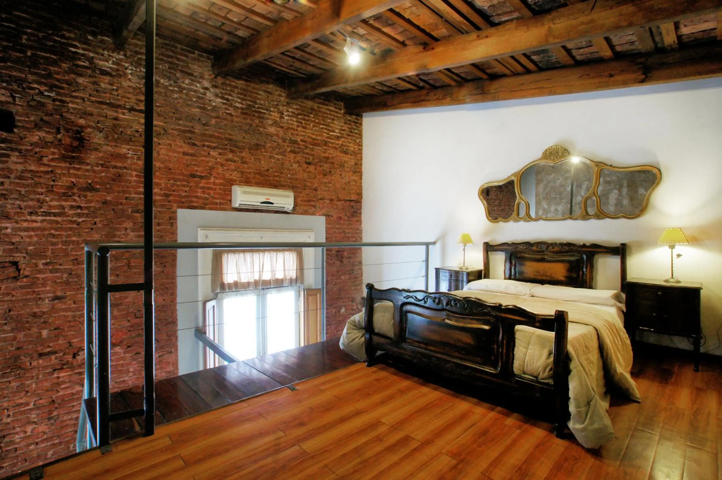 Bedroom, Bed in La Fresque Hotel