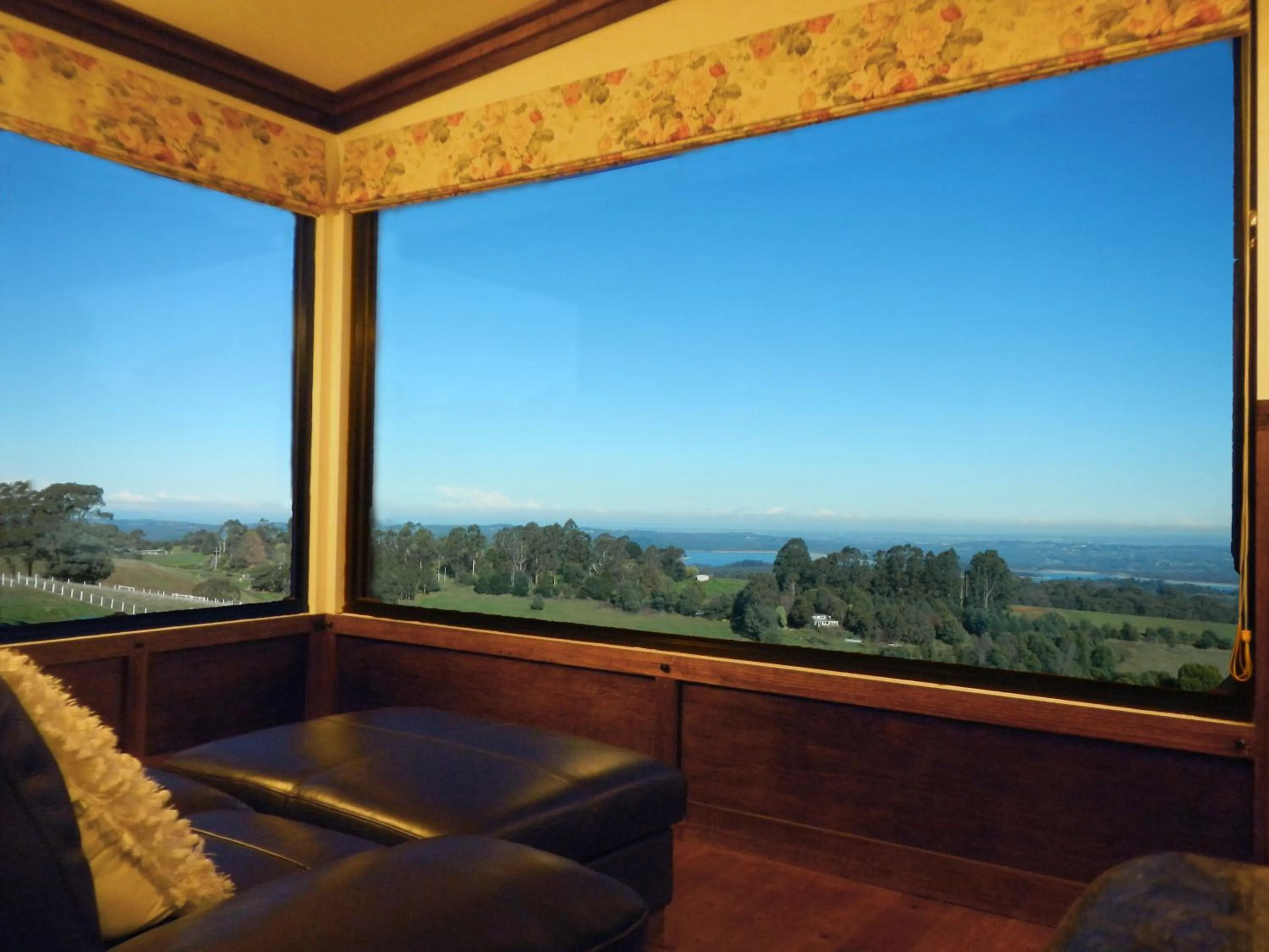 Natural landscape in A Cottage with a View at Tudor Ridge