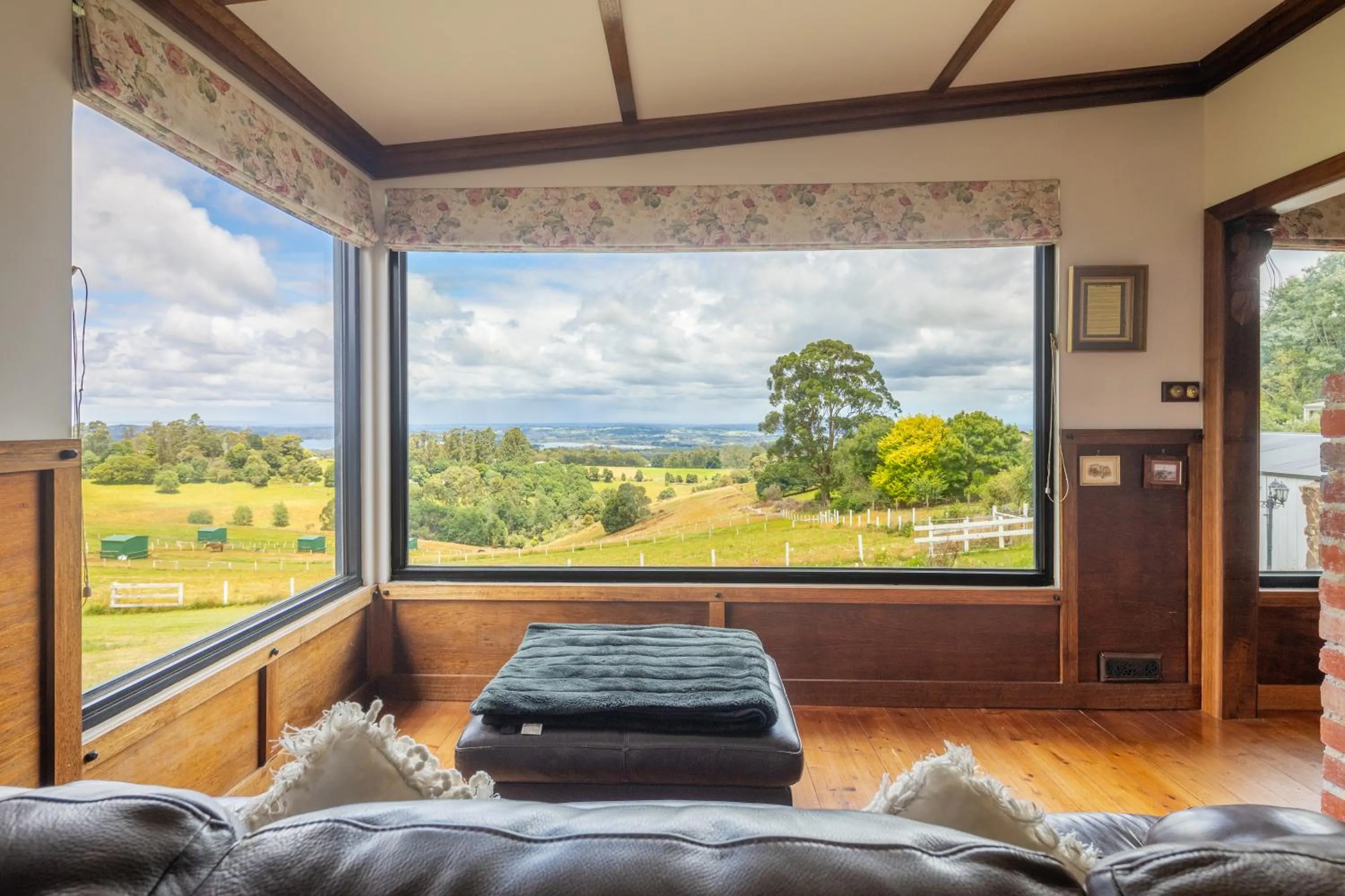 Mountain view in A Cottage with a View at Tudor Ridge