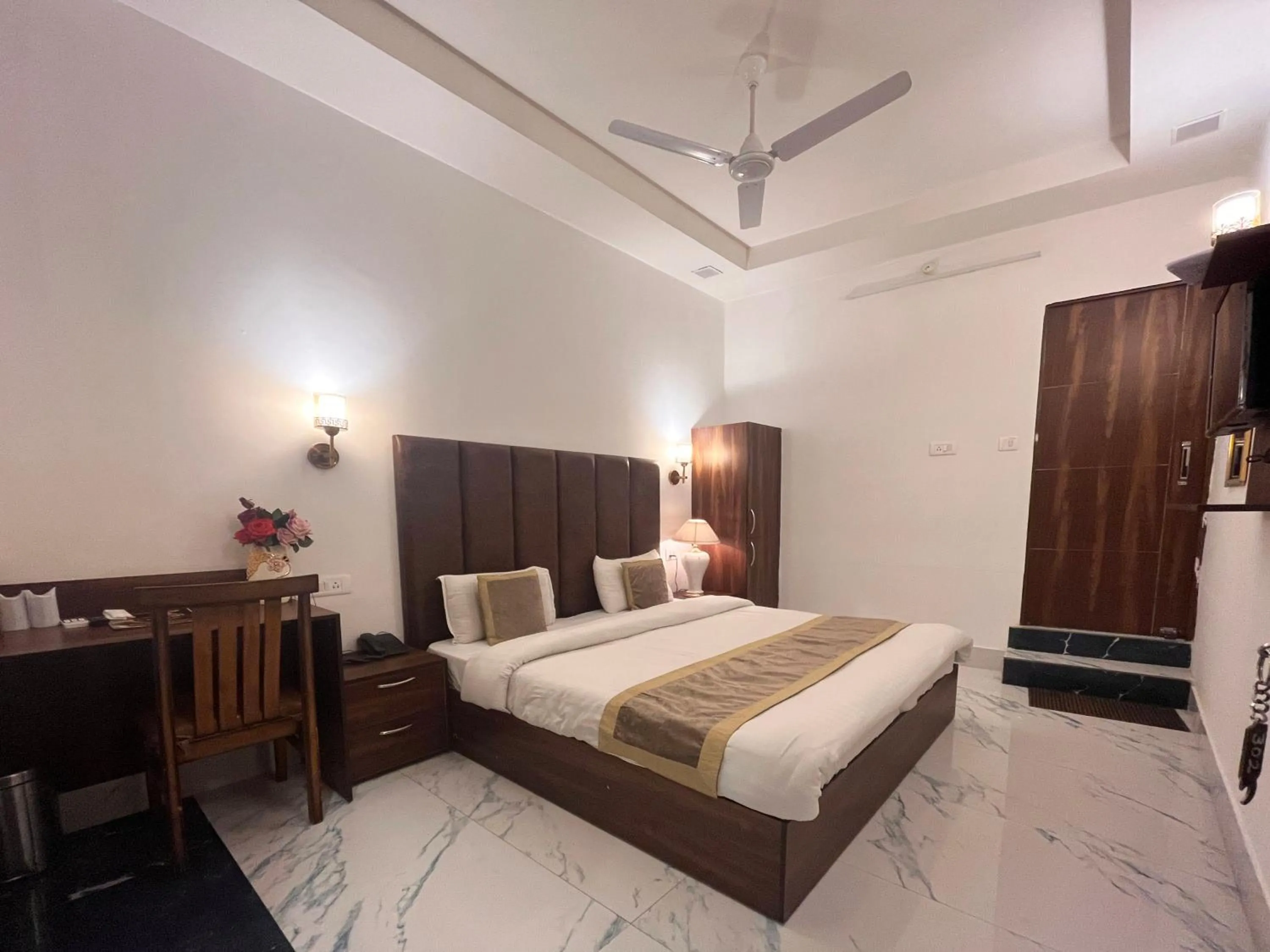 Bed in Hotel Embassy