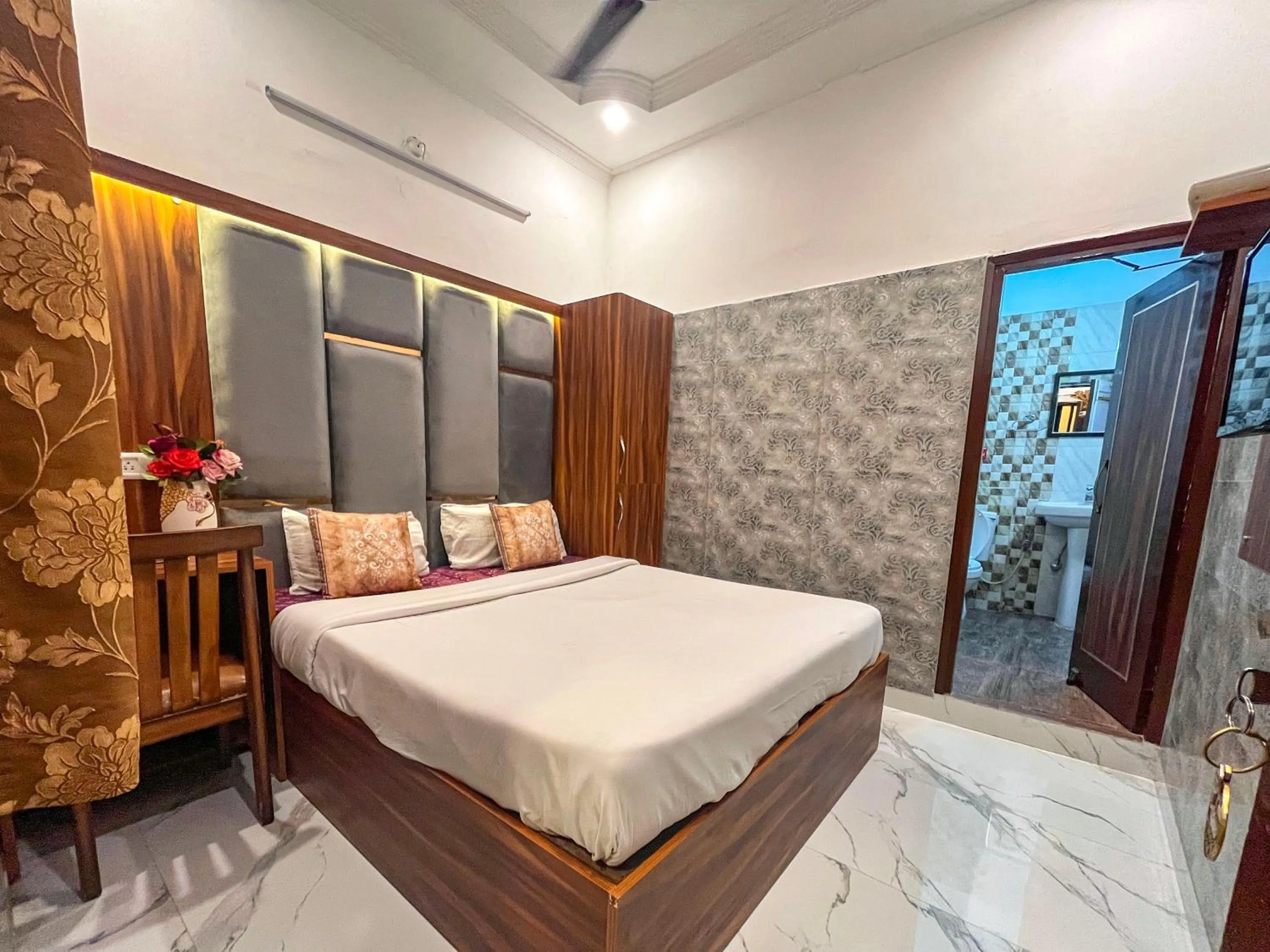 Bed in Hotel Embassy