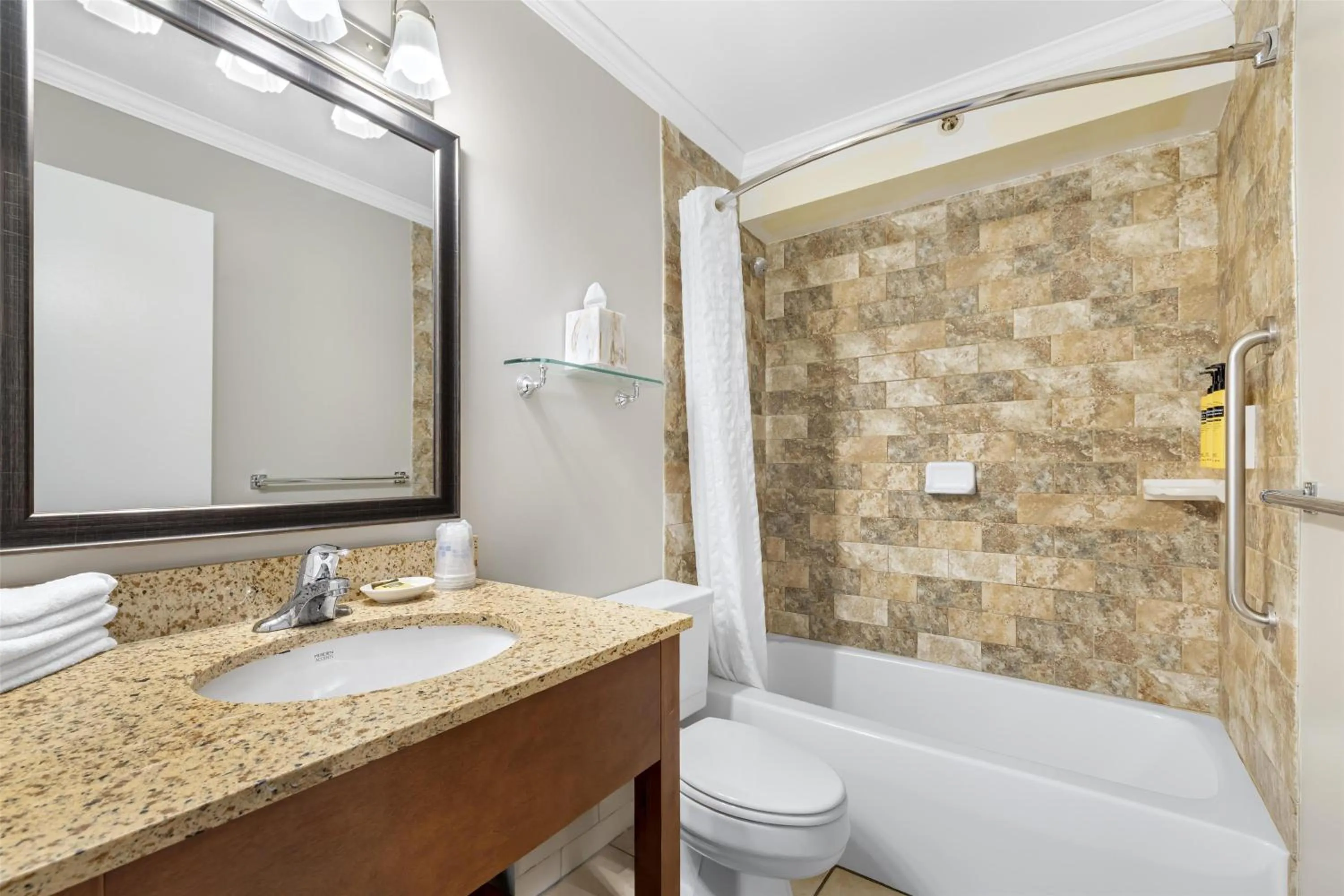 Bathroom in Best Western Plus Windjammer Inn & Conference Center