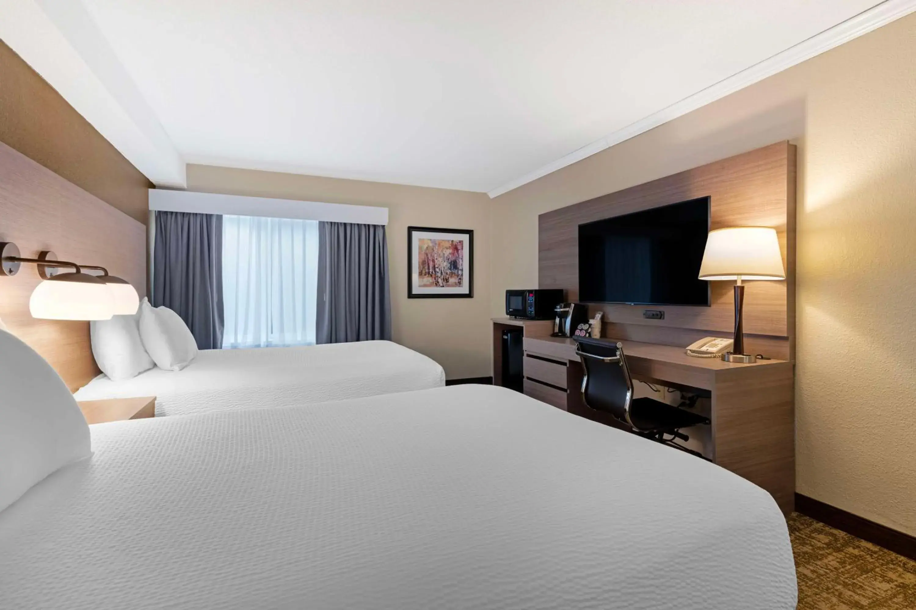 Bedroom, Bed in Best Western Plus Windjammer Inn & Conference Center Bedroom, Bed in Best Western Plus Windjammer Inn & Conference Center