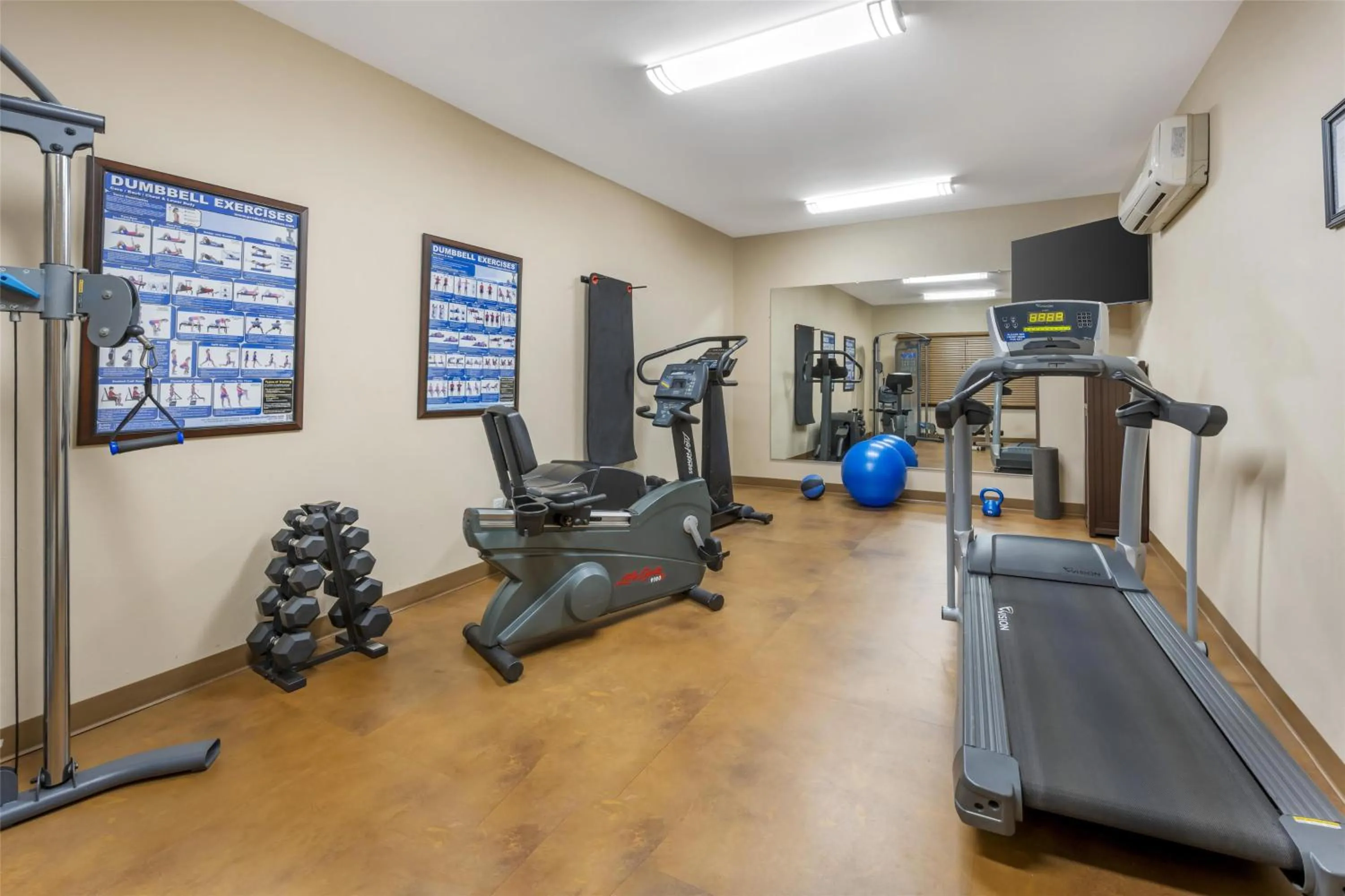 Fitness centre/facilities in Best Western Bronco Inn