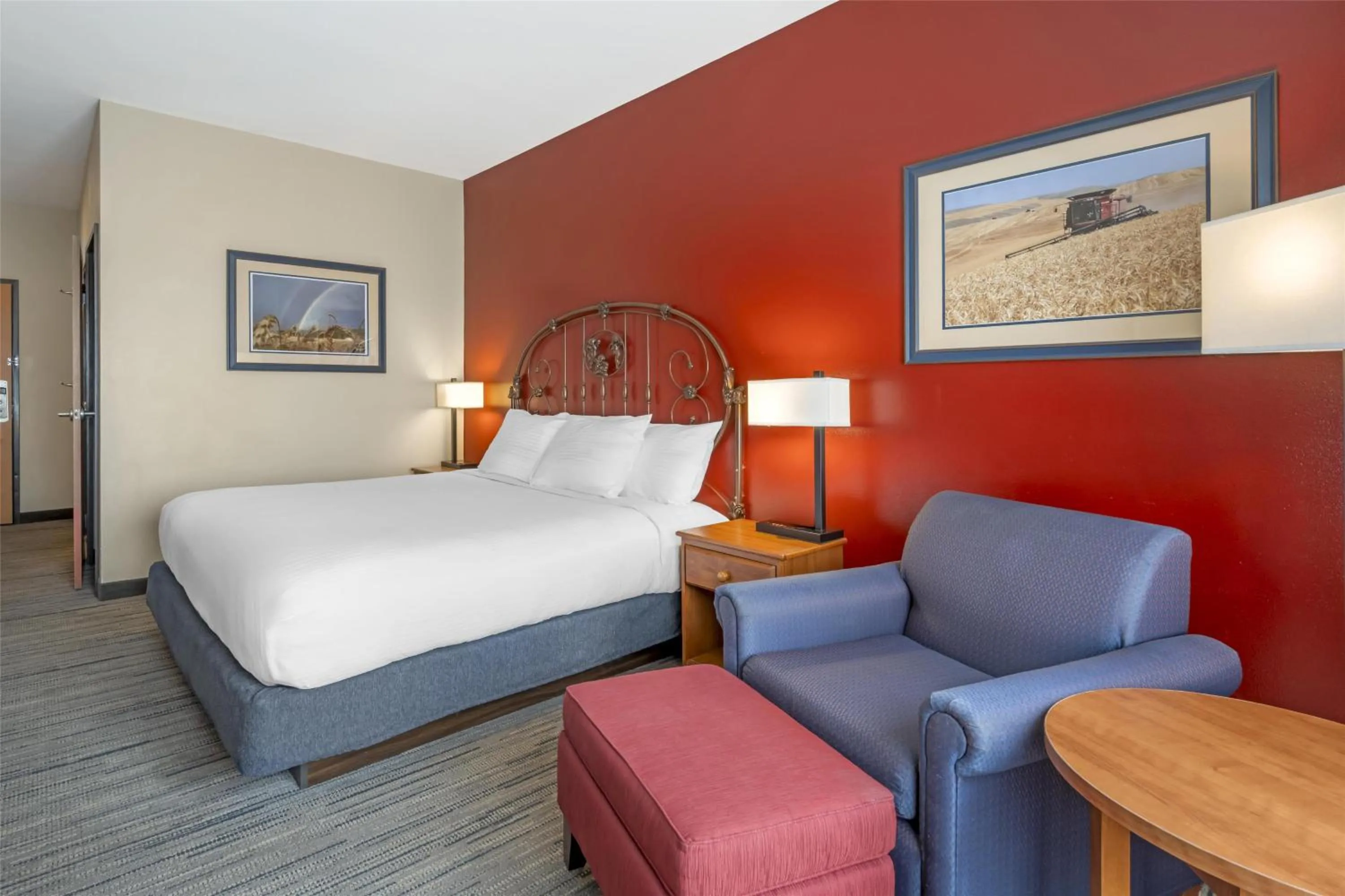 Bedroom, Bed in Best Western Bronco Inn