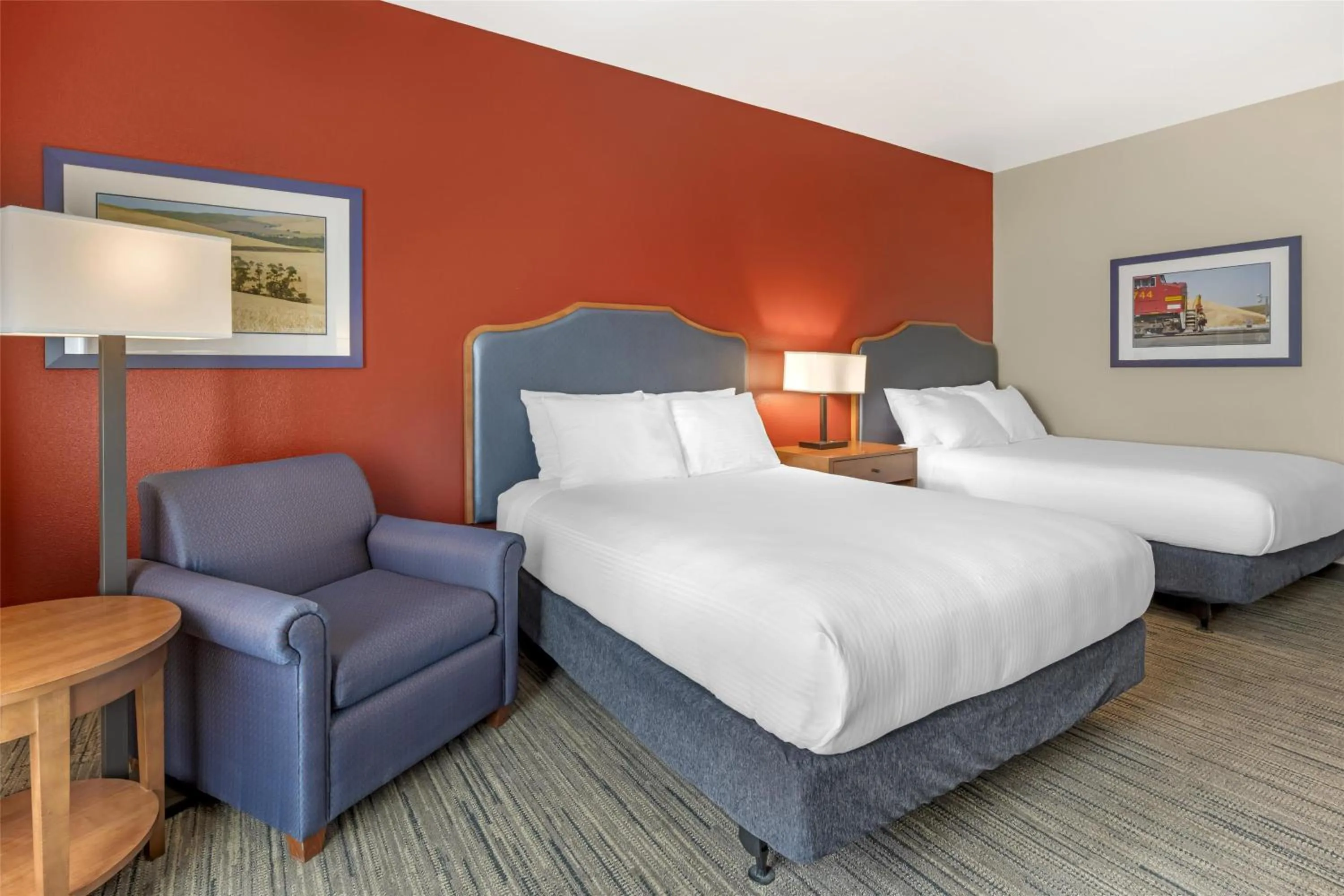 Bedroom, Bed in Best Western Bronco Inn